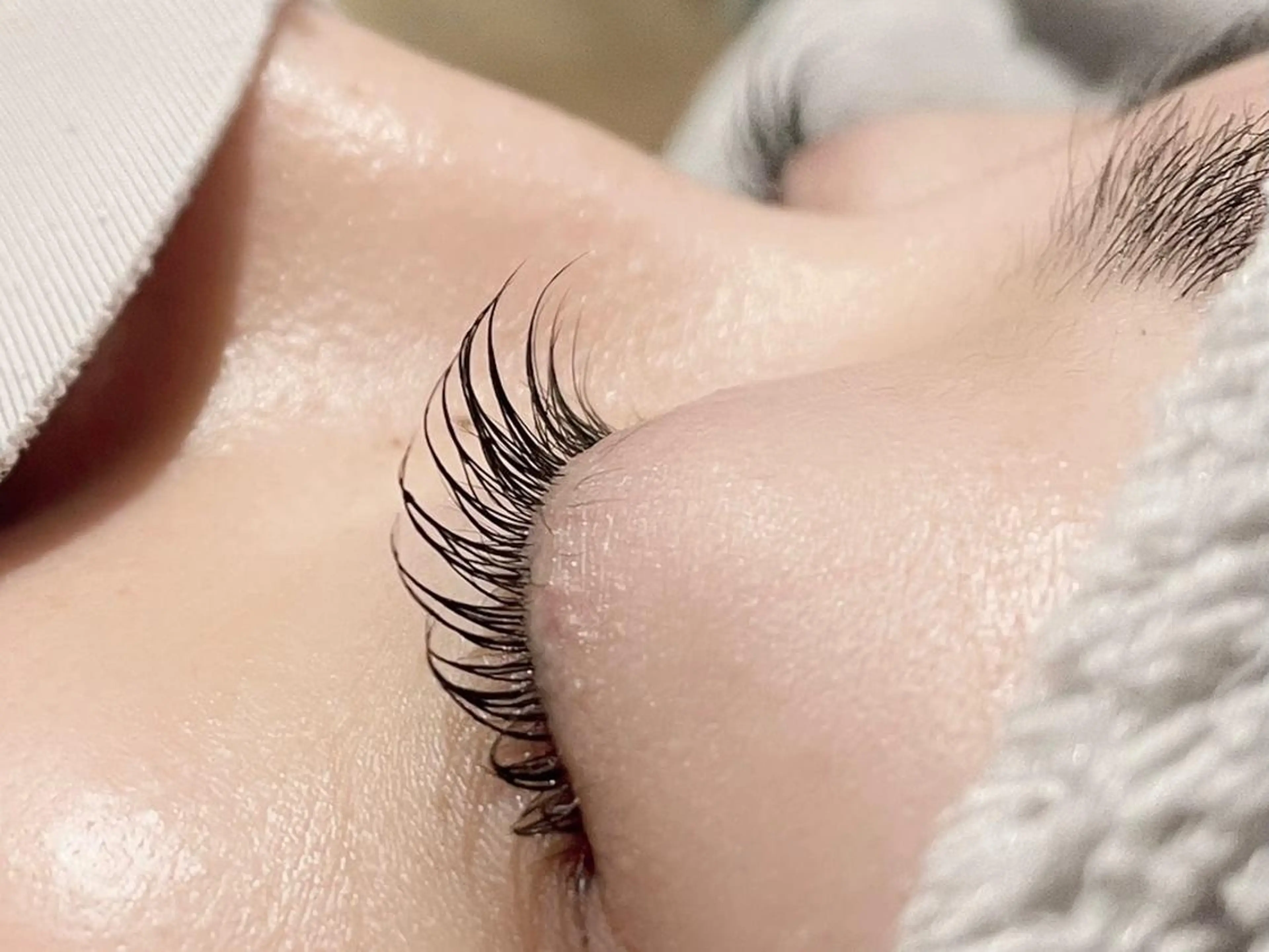 フラットラッシュ◉オフ&コーティング込〝つけ放題〟（オードリーフラットマットラッシュおよびカラーエクステは＋¥1000）の写真