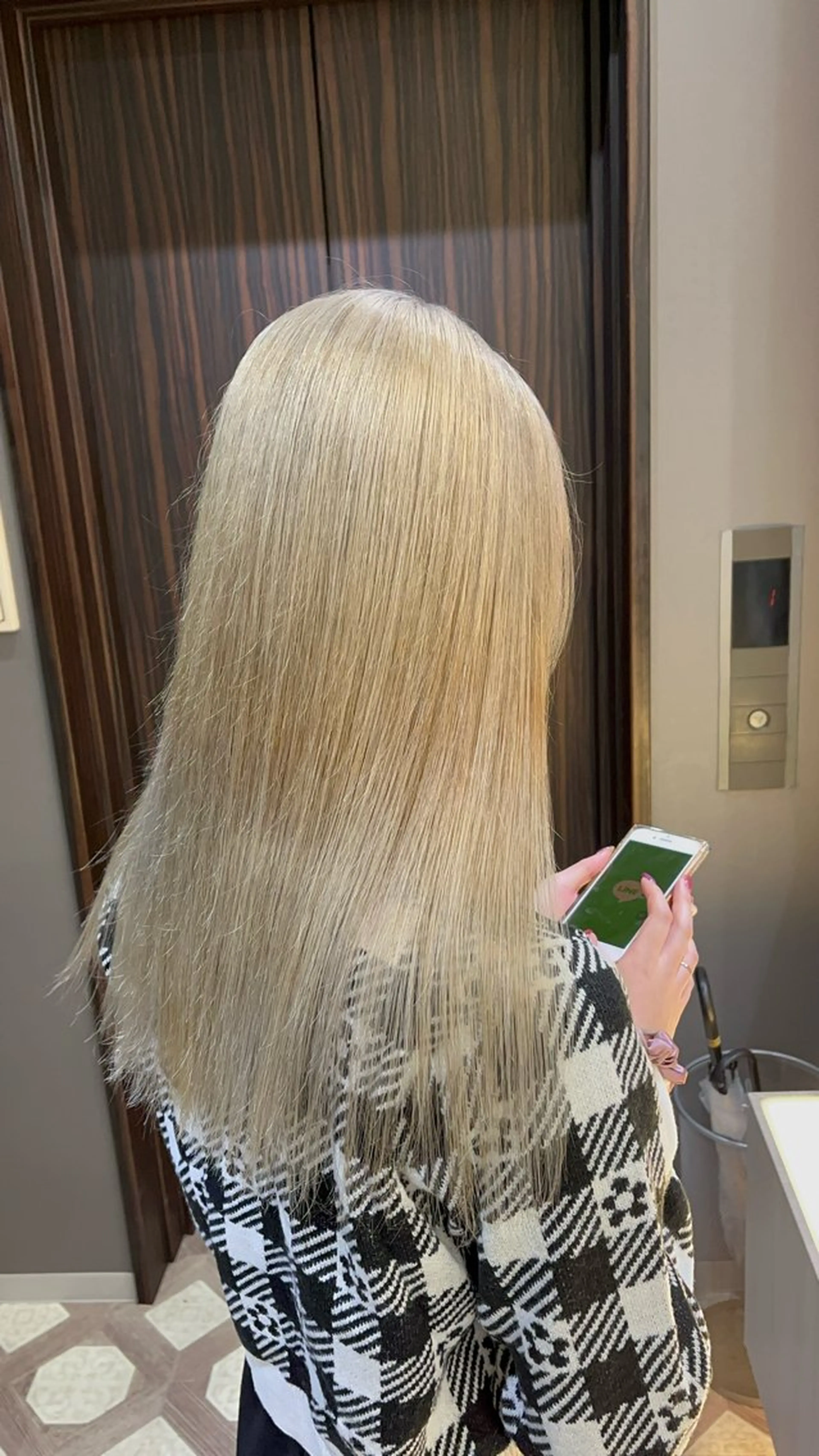 ミディアム カラー dao/ミルクティー /ブラウン/ブロンドのヘアスタイル