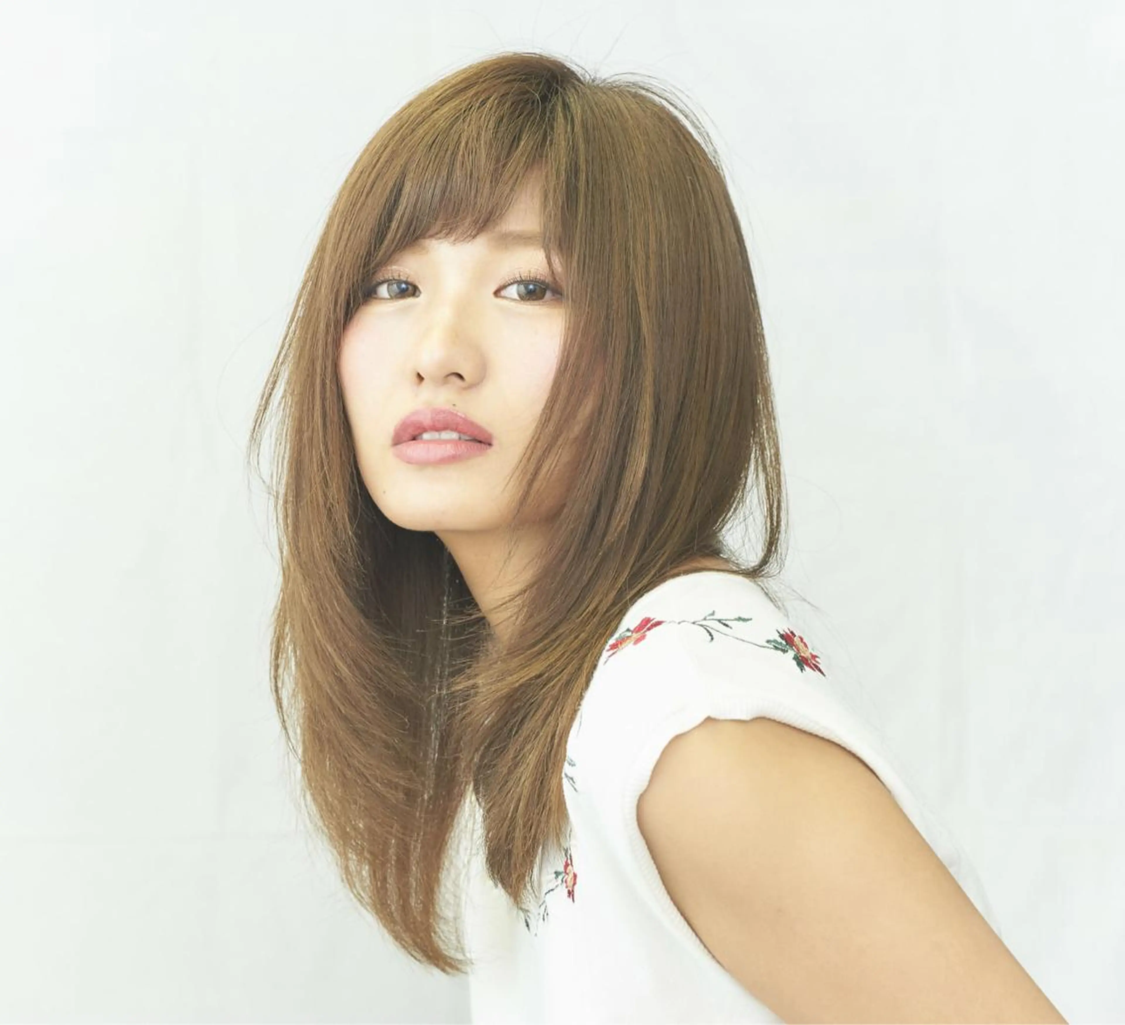 セミロング カラー ヘアケア特化型サロン newi 京橋のヘアスタイル