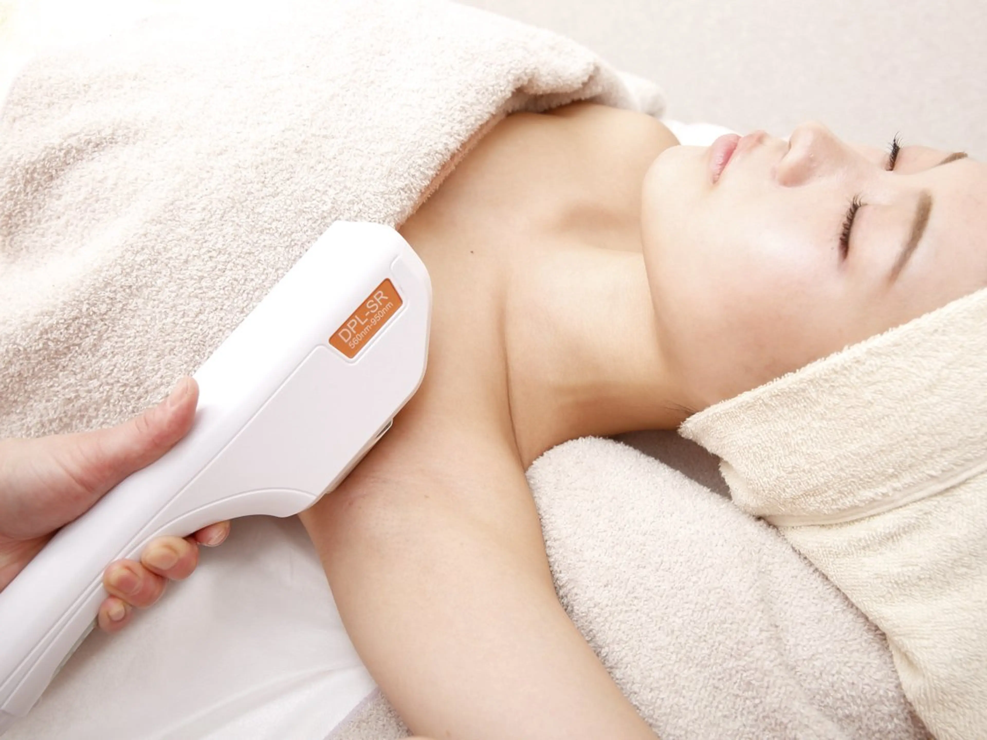 【学割限定　まずは見える部分の脱毛から♪】足・腕・脇3か所脱毛回数：1回の写真