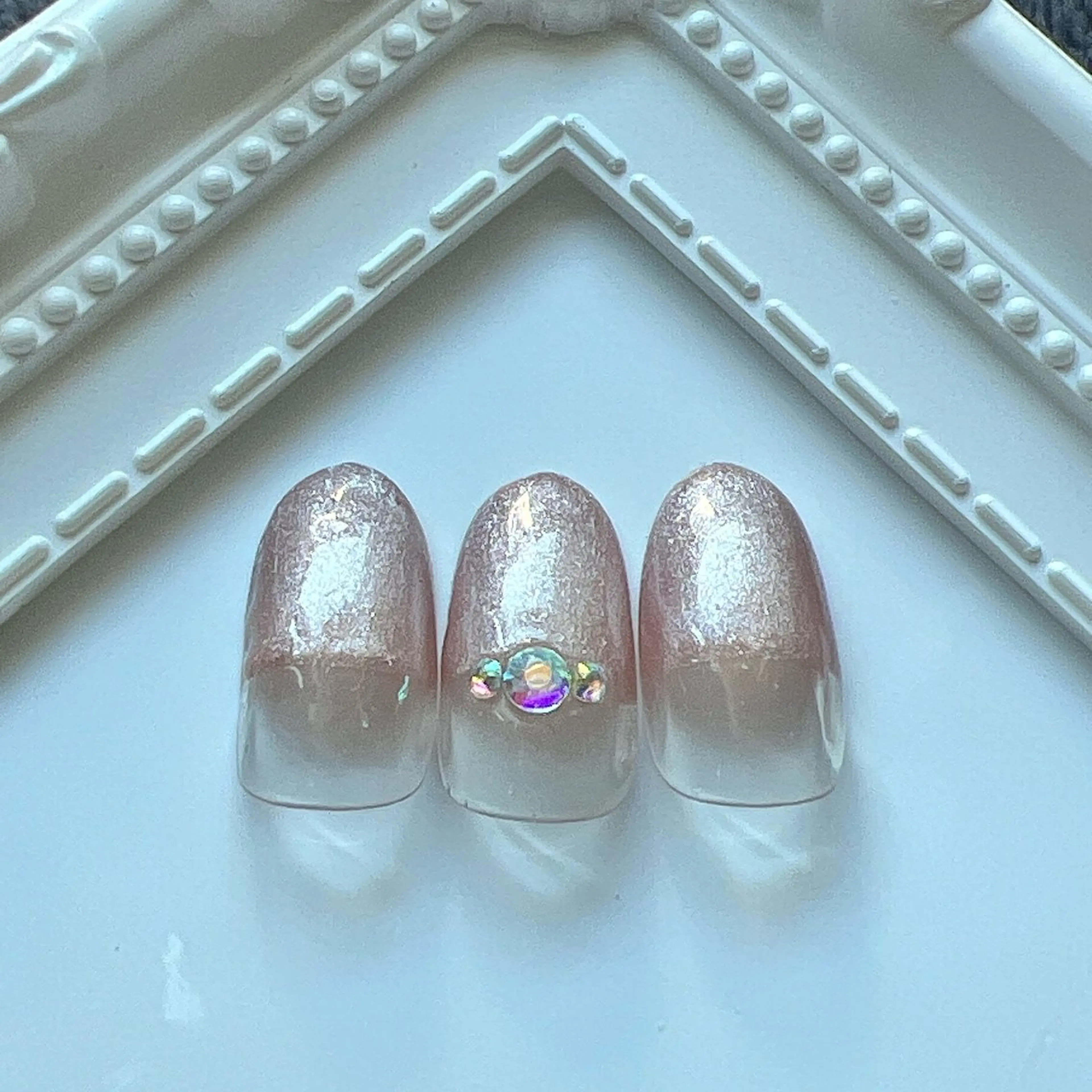 〈オフなし〉ななめフレンチorストレートフレンチ。ラメがけやストーンでのワンポイントもOK。ドライケア込み。の写真