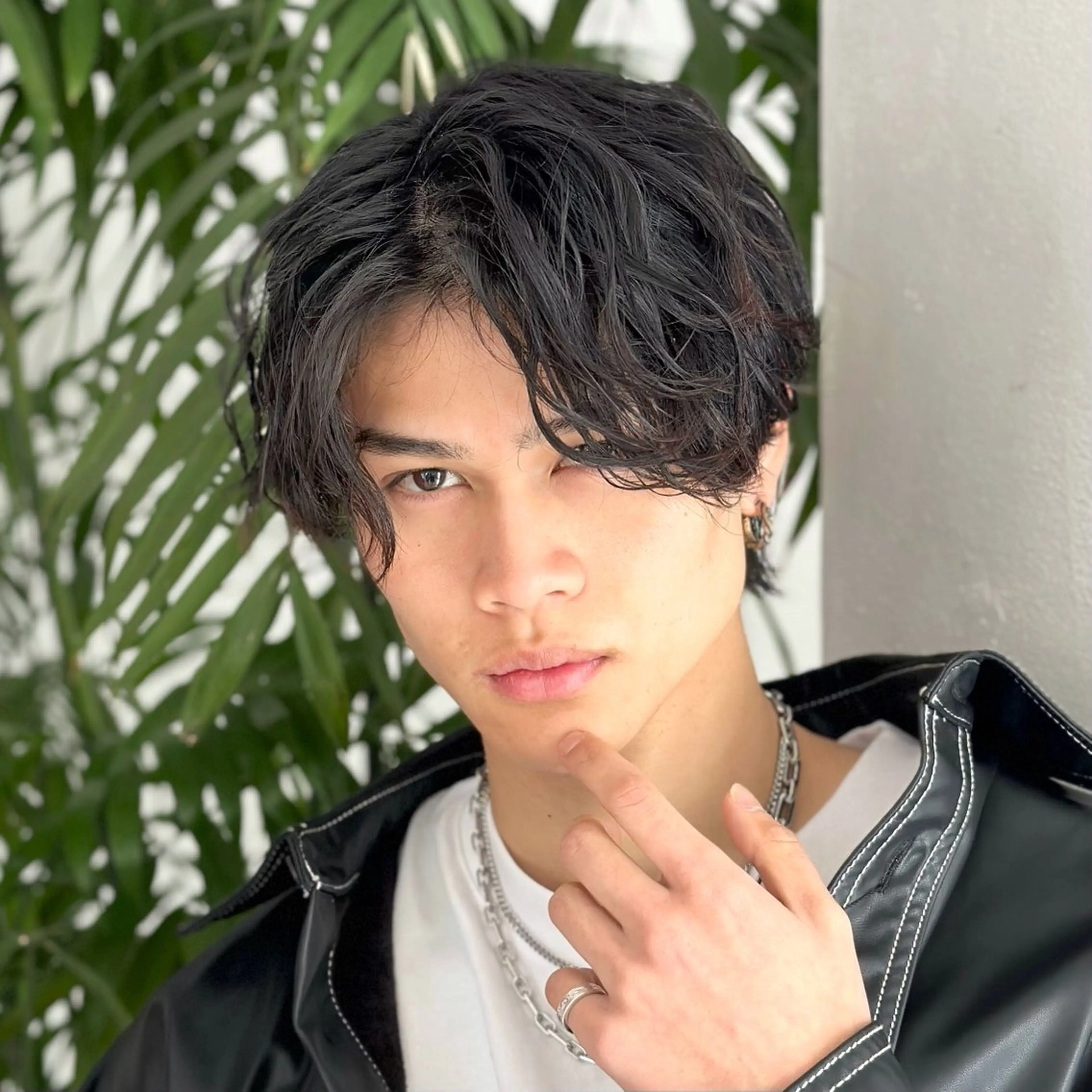 ミディアム パーマ メンズ ミディアムパーマ メンズパーマ 波巻きパーマ スパイラルパーマ カット ヘアカラー パーマ 【池袋店 店長】伊藤 昂樹/曲がる縮毛矯正のヘアスタイル