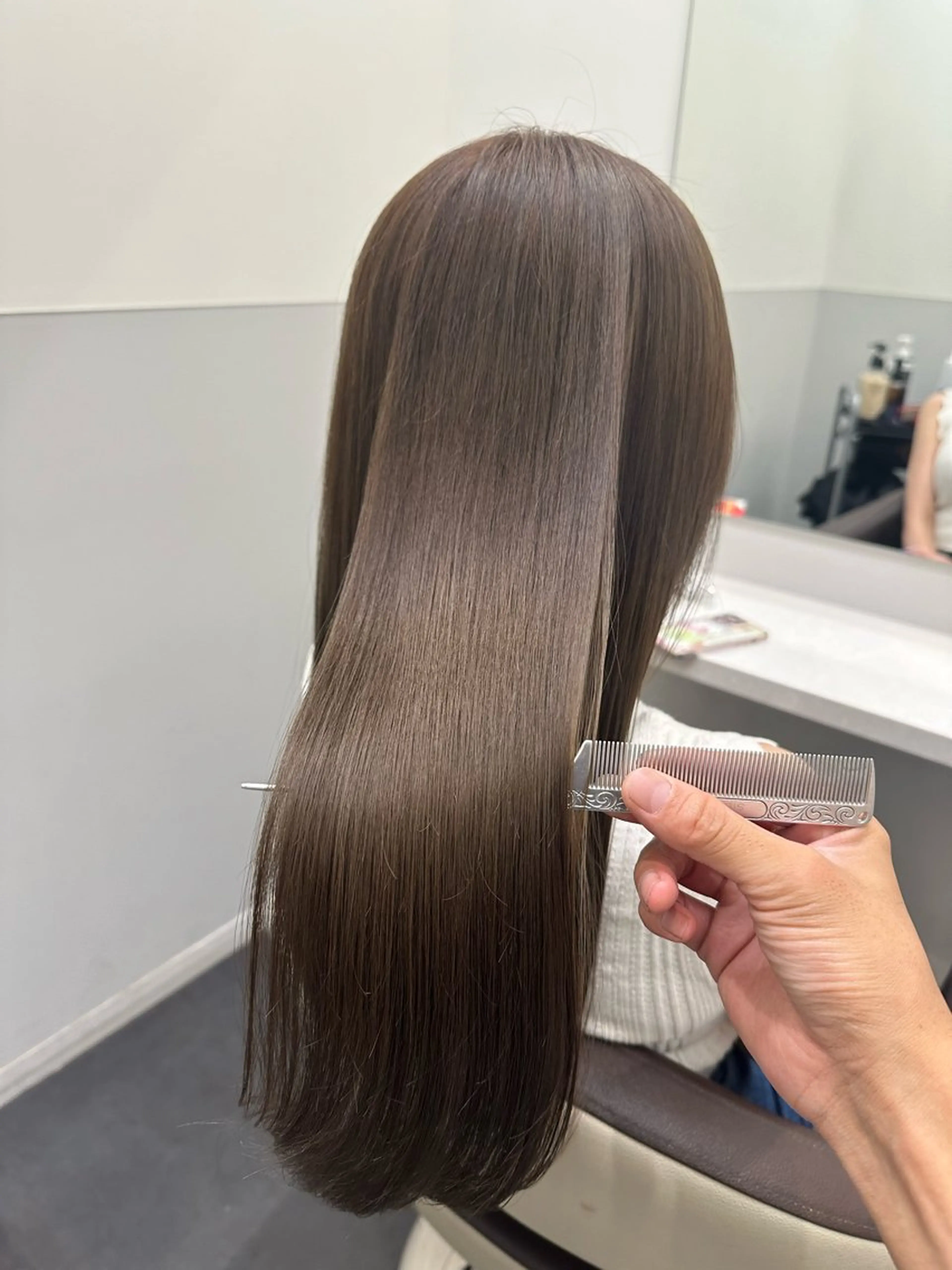 ロング カラー ブリーチ ケアカラー 透明感カラー グレージュ ブリーチなしカラー カット ヘアカラー トリートメント 【レイヤー/韓国風 /髪質改善】RINのヘアスタイル