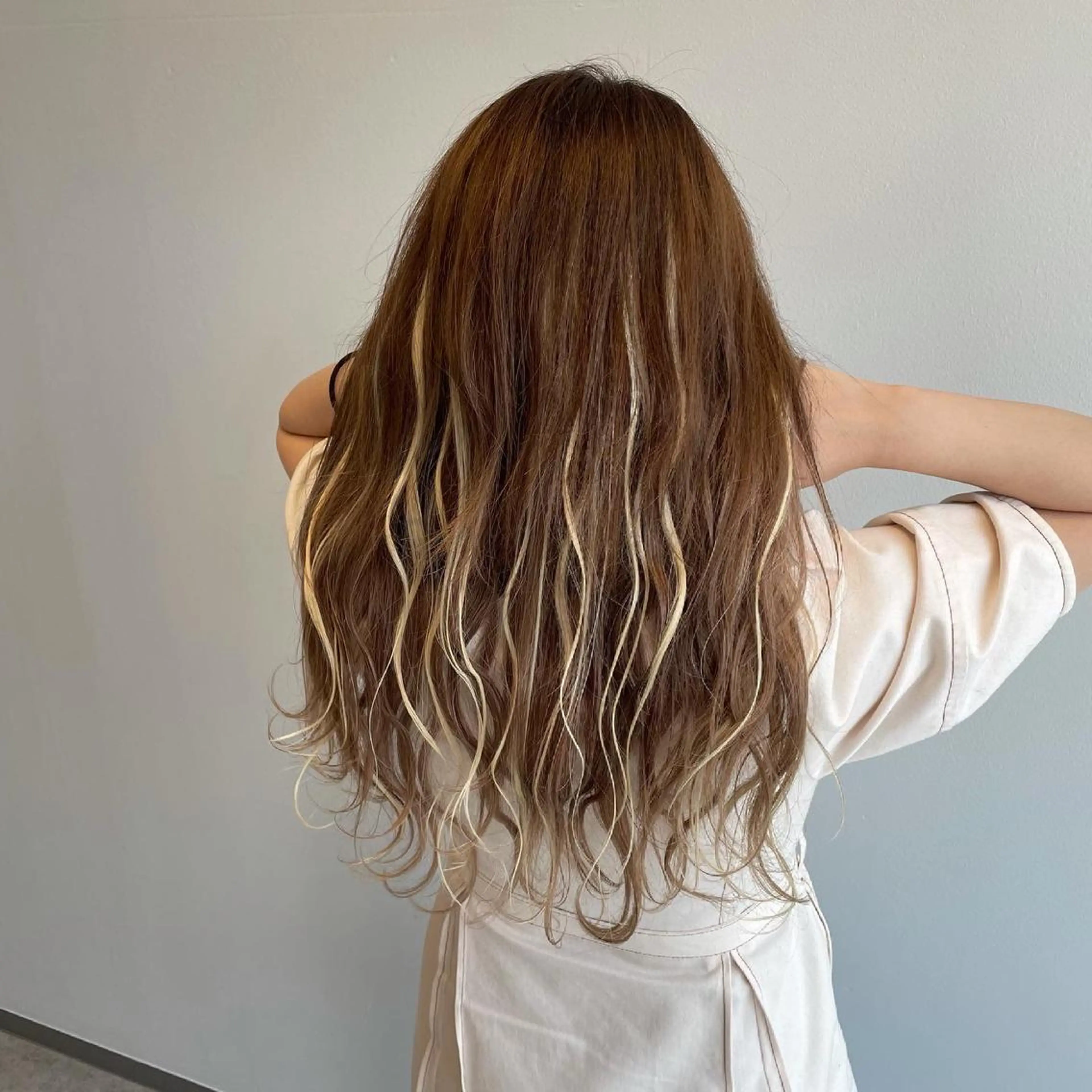 ロング カラー シールエクステ エクステ 似合わせスタイル 岡田勇哉のヘアスタイル