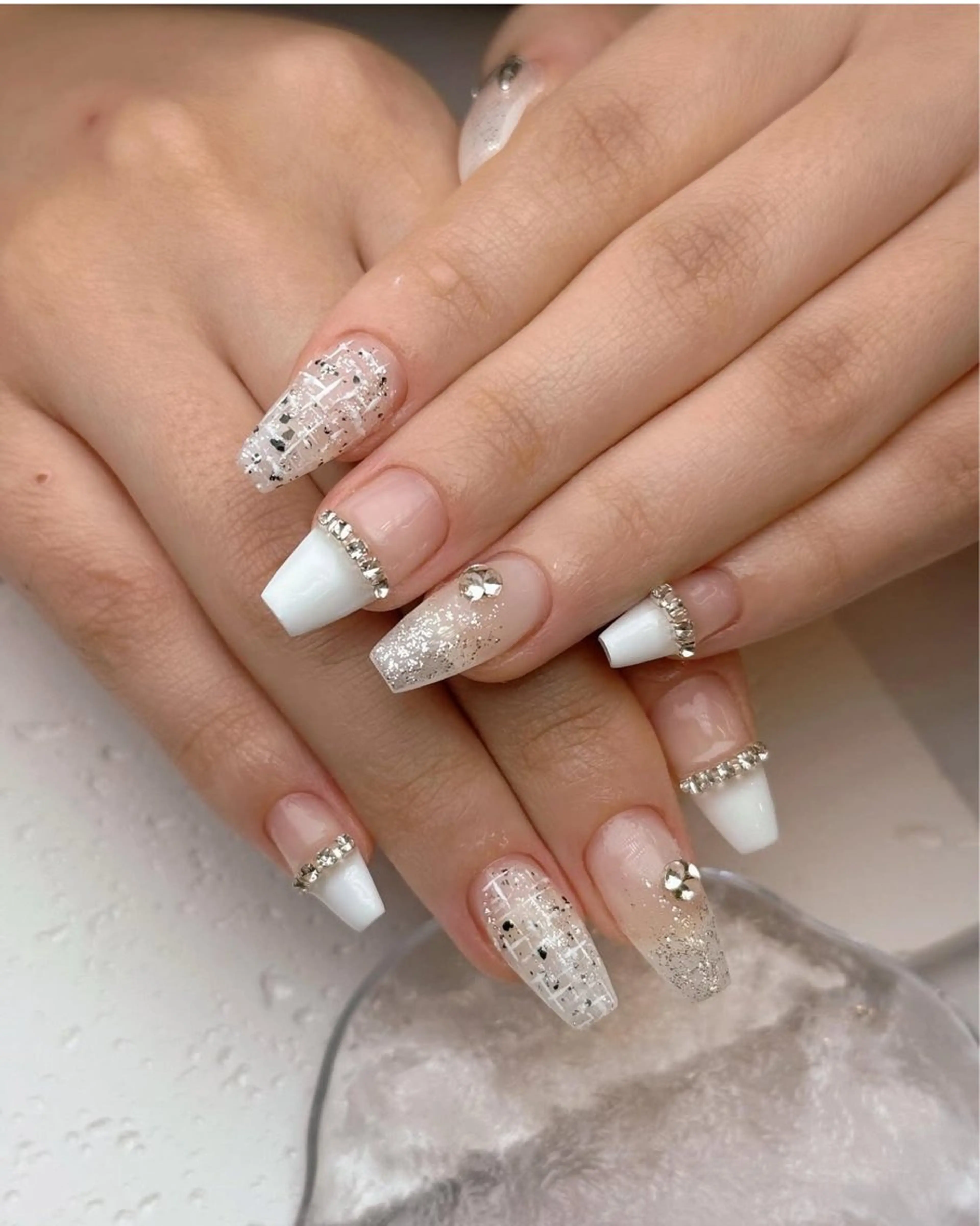 ネイル キラキラネイル マグネットネイル ミラーネイル ニュアンスネイル ワンホンネイル ハンドネイル Hina 池袋のネイルデザイン