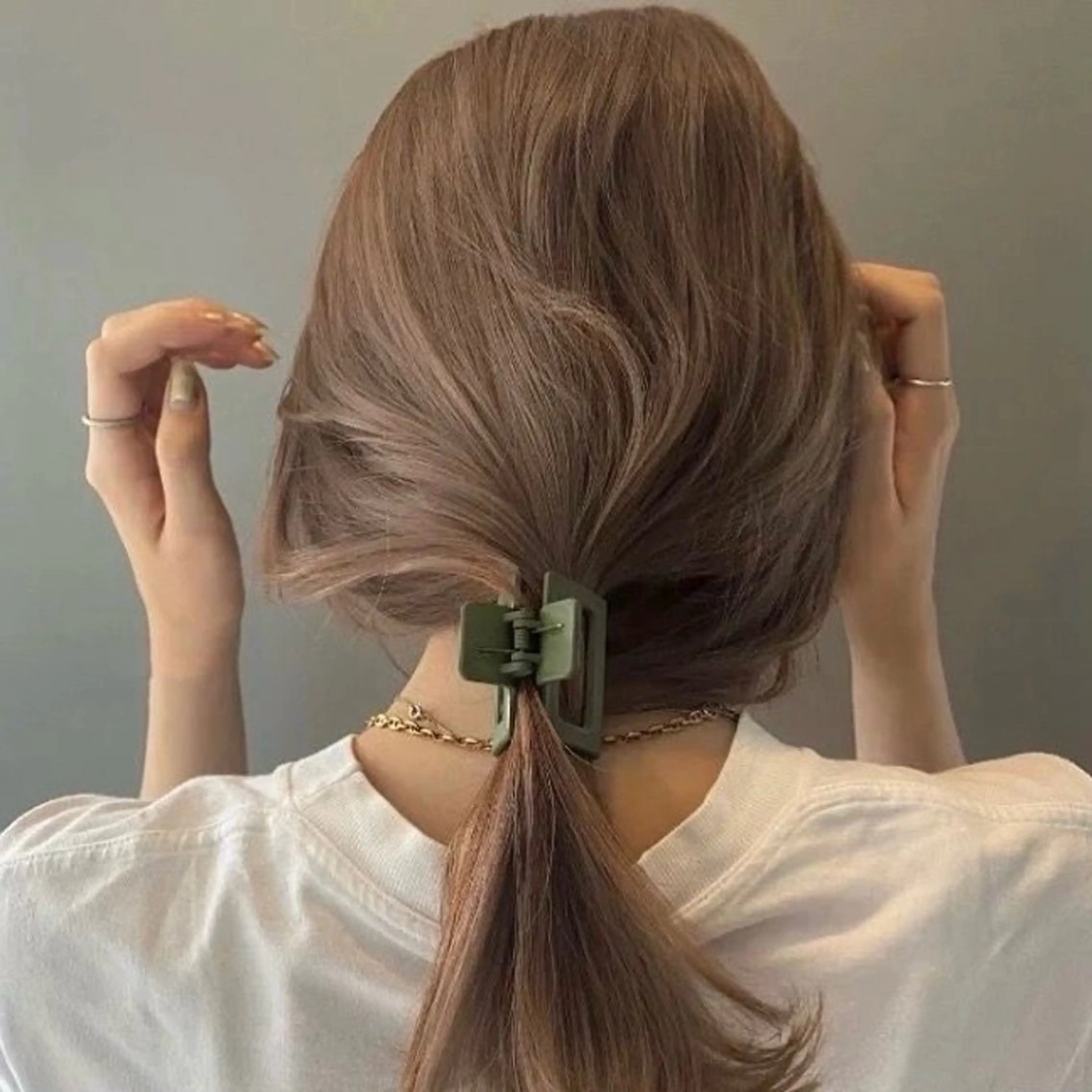 セミロング カラー ブリーチ ケアブリーチ 透明感カラー ハイトーンカラー 顔まわりレイヤー nonoka オリーブ/グレージュのヘアスタイル