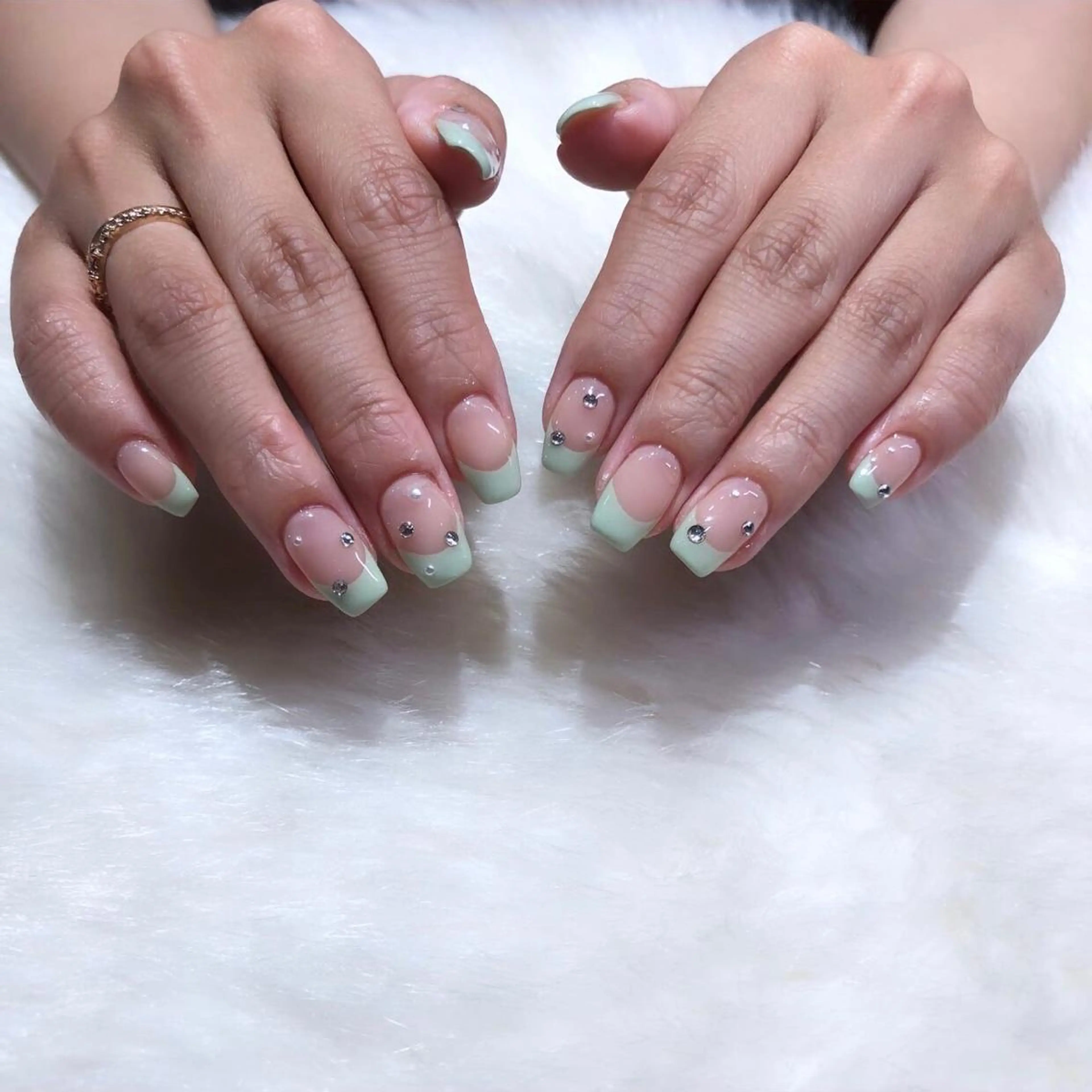 ネイル ハンドネイル フットネイル ハンドケア Nes.Nail所属・Miyagi Asamiのネイルデザイン