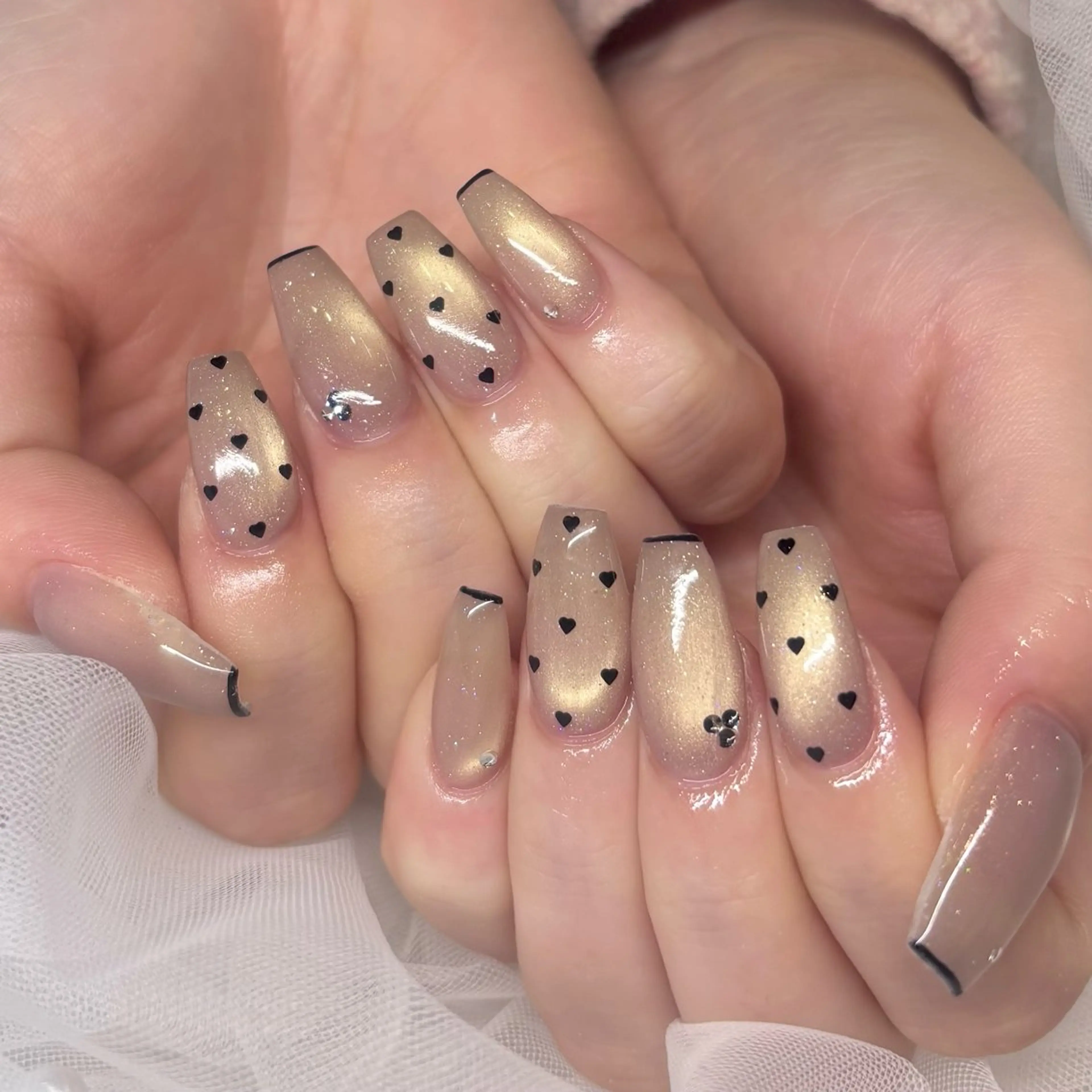 ネイル ハンドネイル ハンドケア . 未來のネイルデザイン