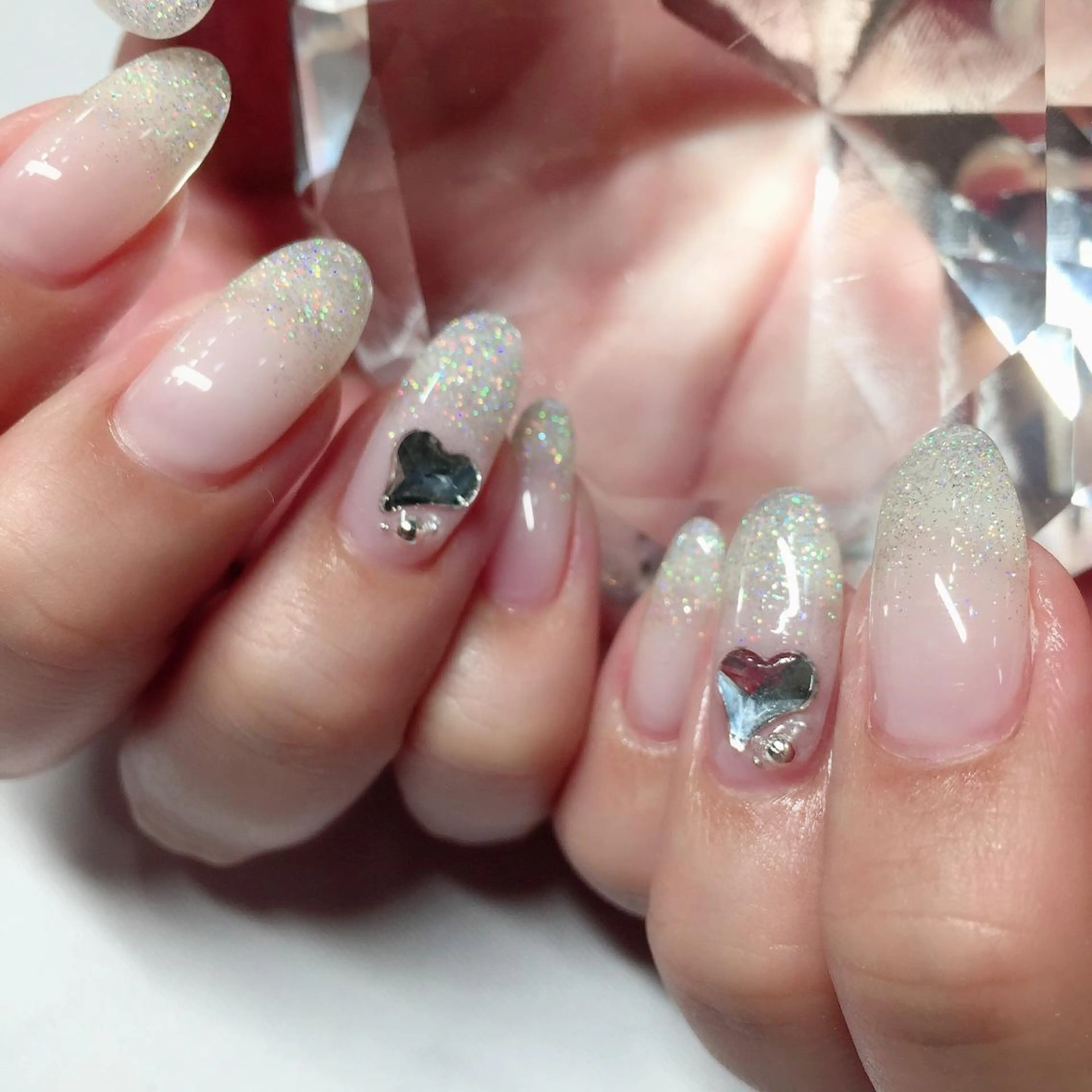 ネイル ストーンネイル ガールネイルサロン所属・ガール ネイルサロンのネイルデザイン