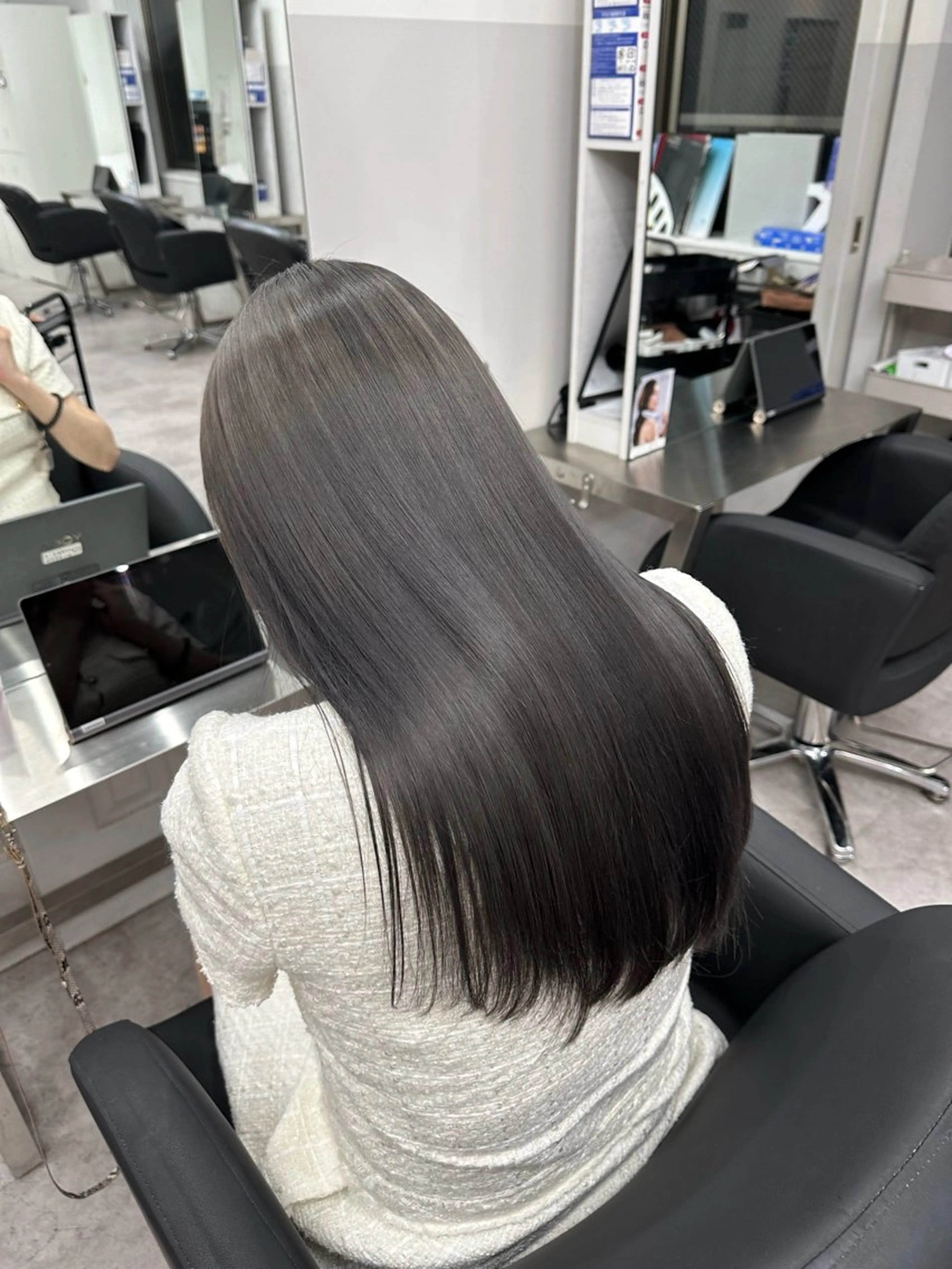 ✂︎🌈🍎【今月限定】カット+イルミナカラー【透明感】+りんご幹細胞髪質改善トリートメント+超音波アイロン付きの写真