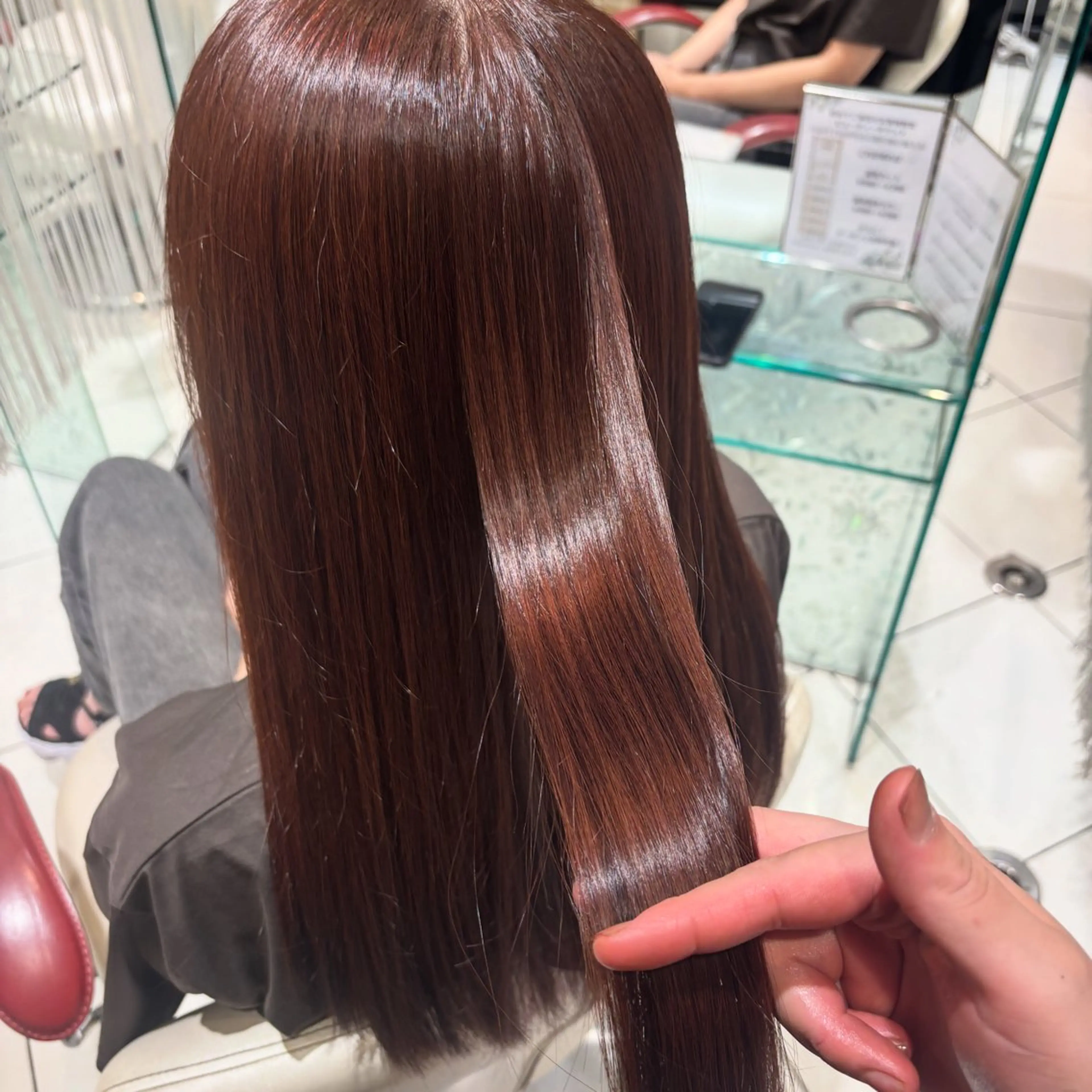 ロング EARTH 中水   怜奈のヘアスタイル