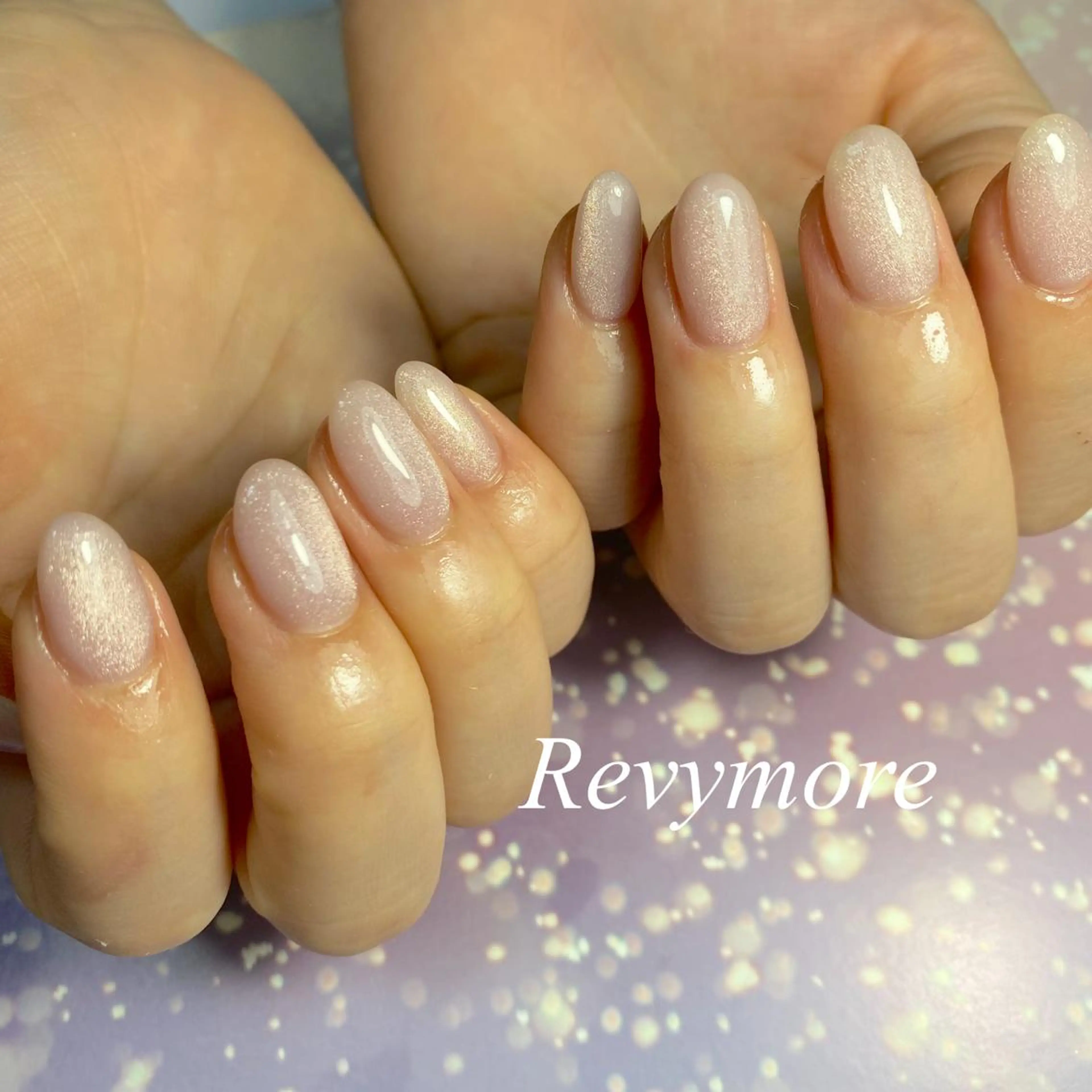 ミディアム ネイル ジェルネイル マグネットネイル マグネットワンカラー ニュアンスネイル オフィスネイル nail salon Revymore所属・nail salon Revymoreのネイルデザイン