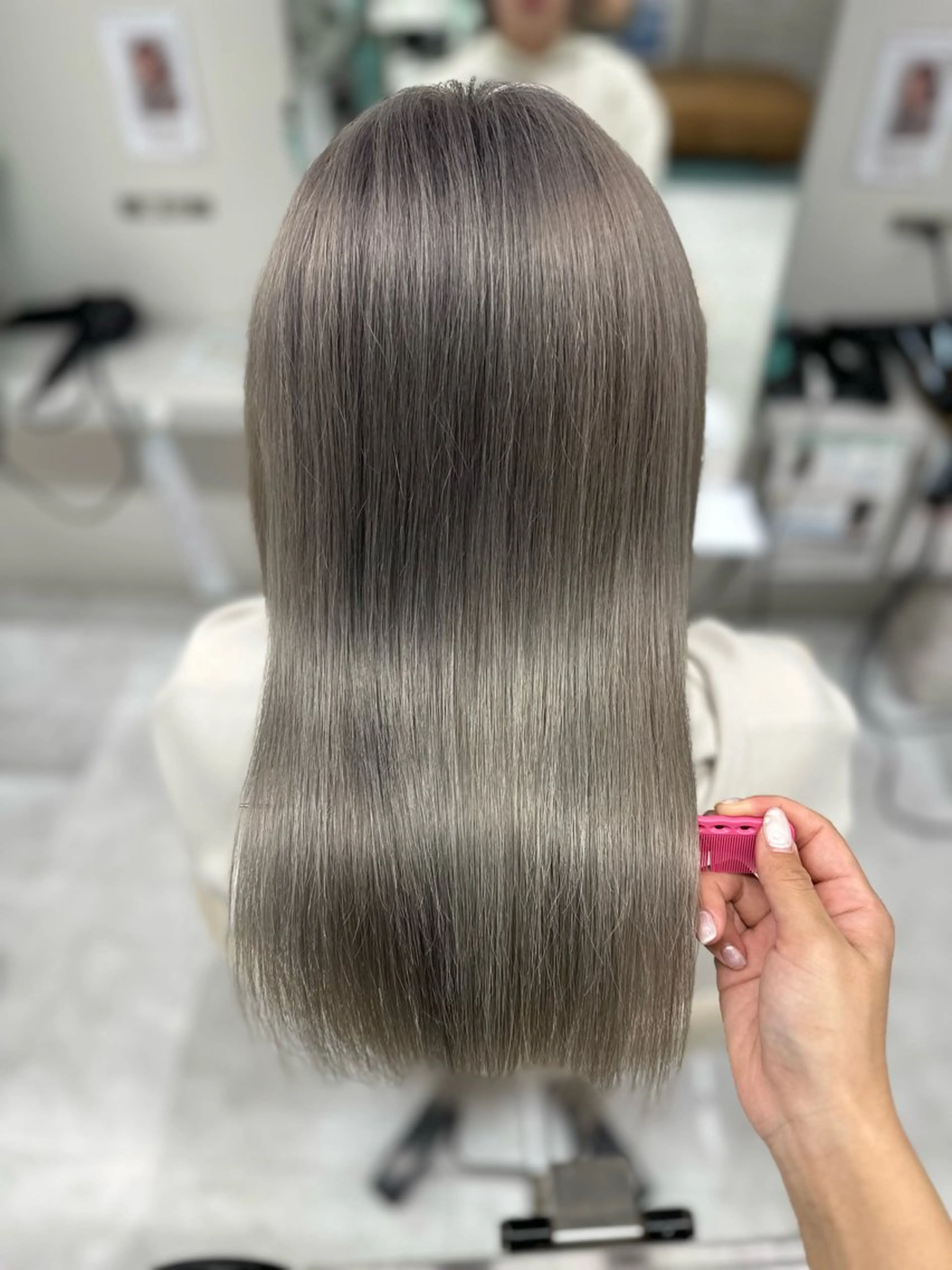 セミロング カラー ヘアカラー トリートメント LeeHorie MIUのヘアスタイル