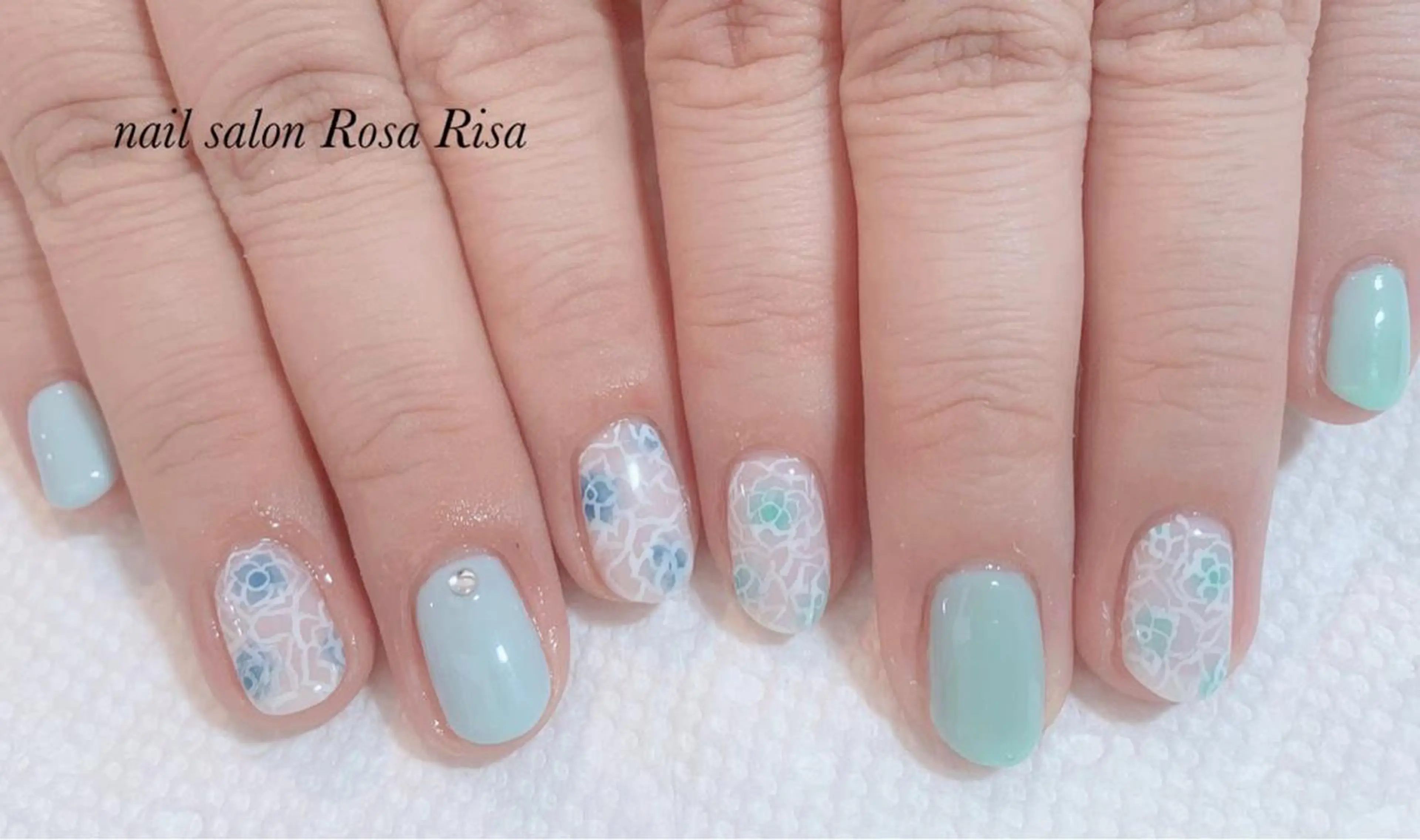 ショート ネイル レース ハンドネイル ネイルスタジオ シェイクユアハンズのネイルデザイン