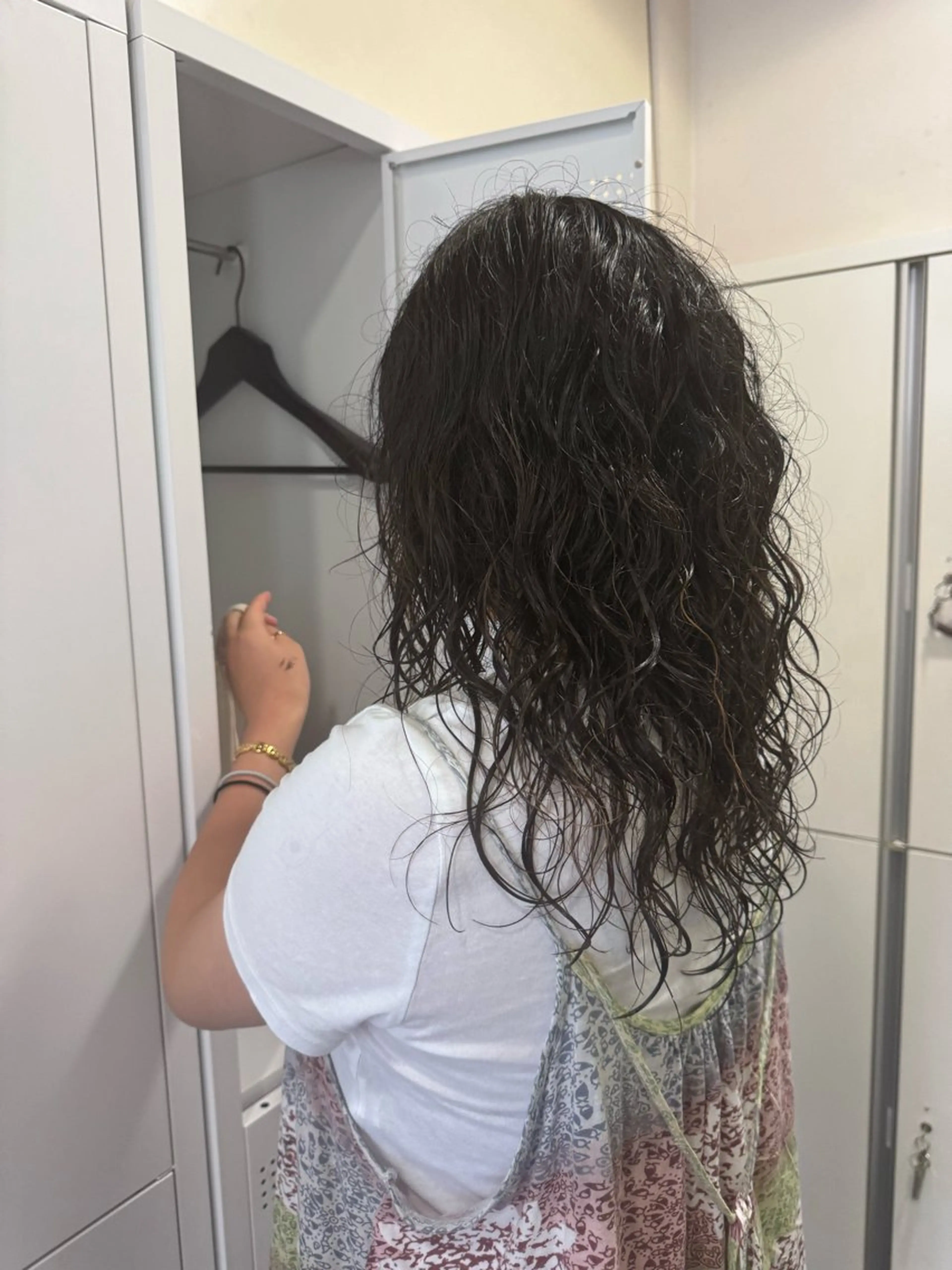 セミロング パーマ カーリーパーマ/ 透明ｶﾗｰ/MIKUのヘアスタイル