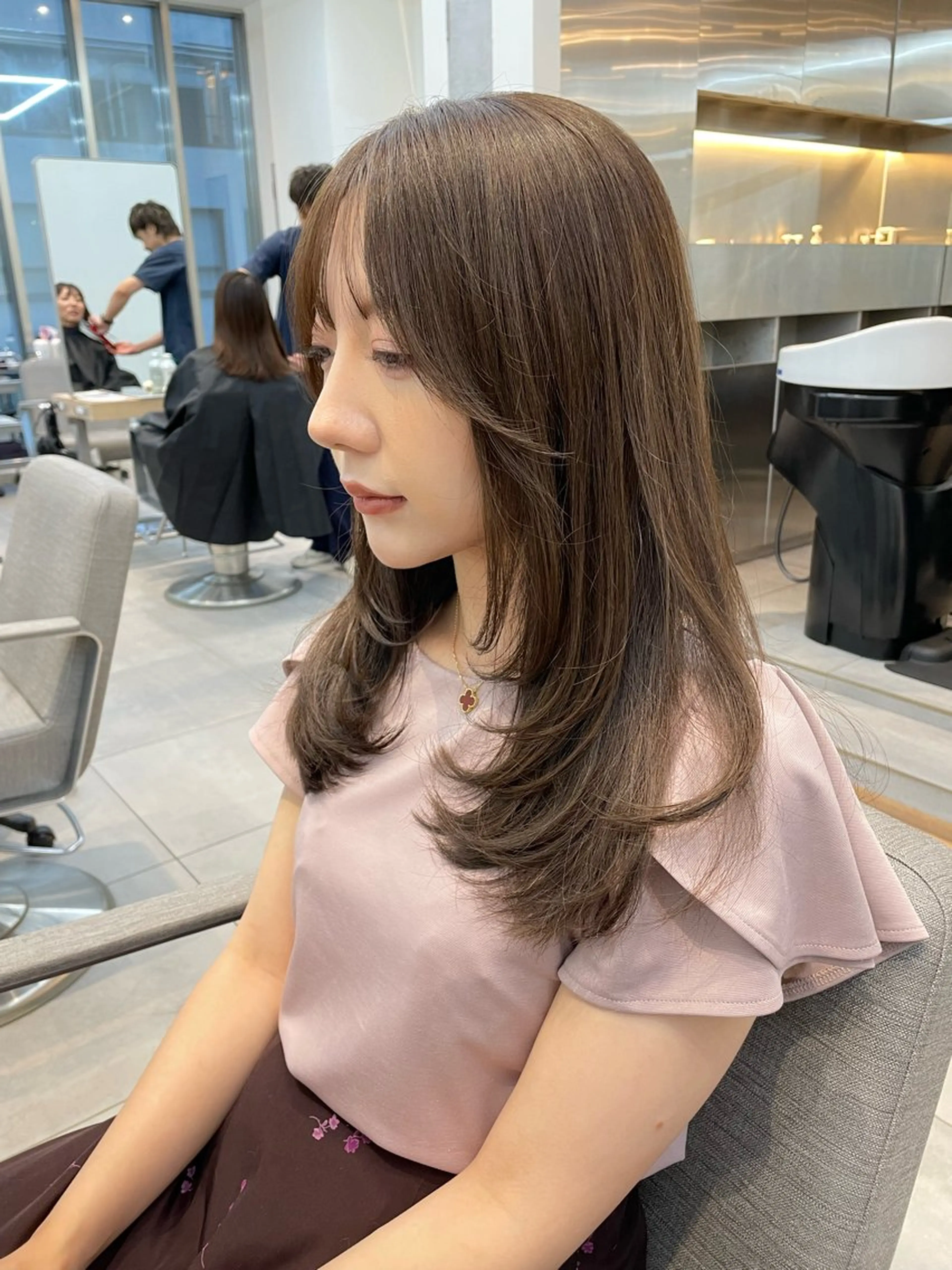 セミロング レイヤーカット 佐原 里奈のヘアスタイル