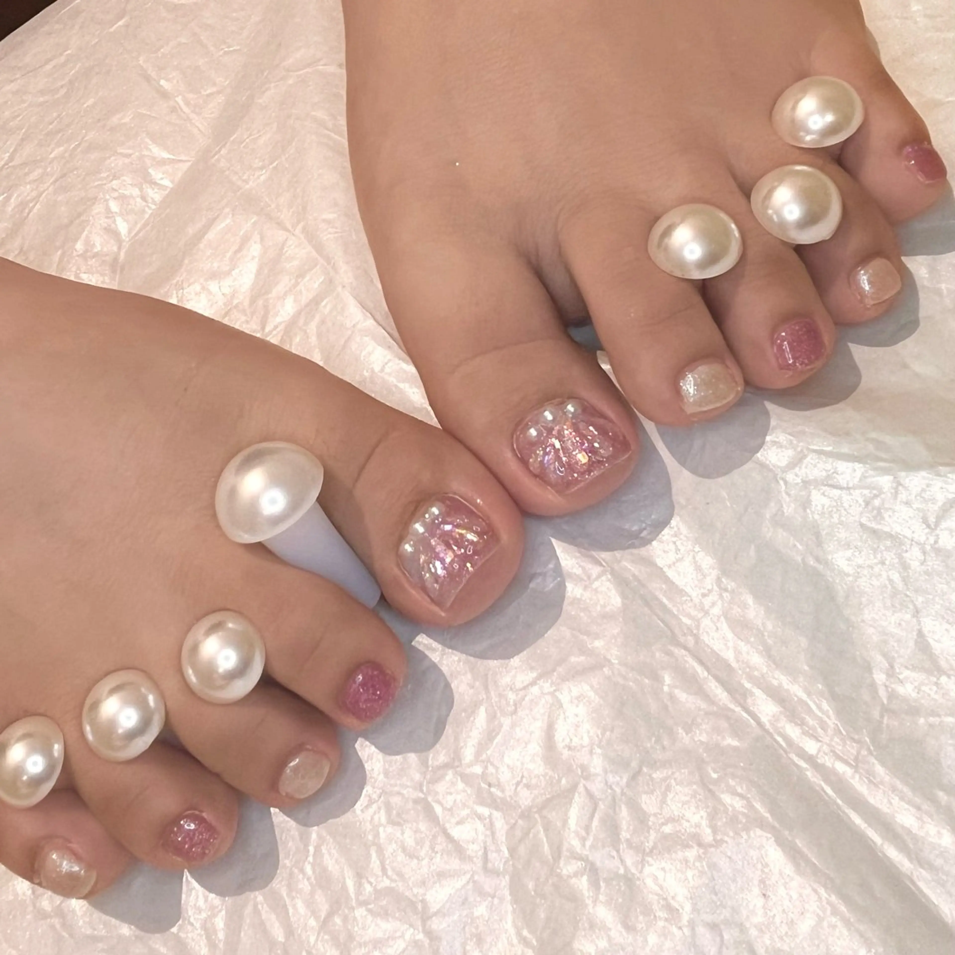 【オフ無し】フットネイル🦶２本アート🎨🩷の写真