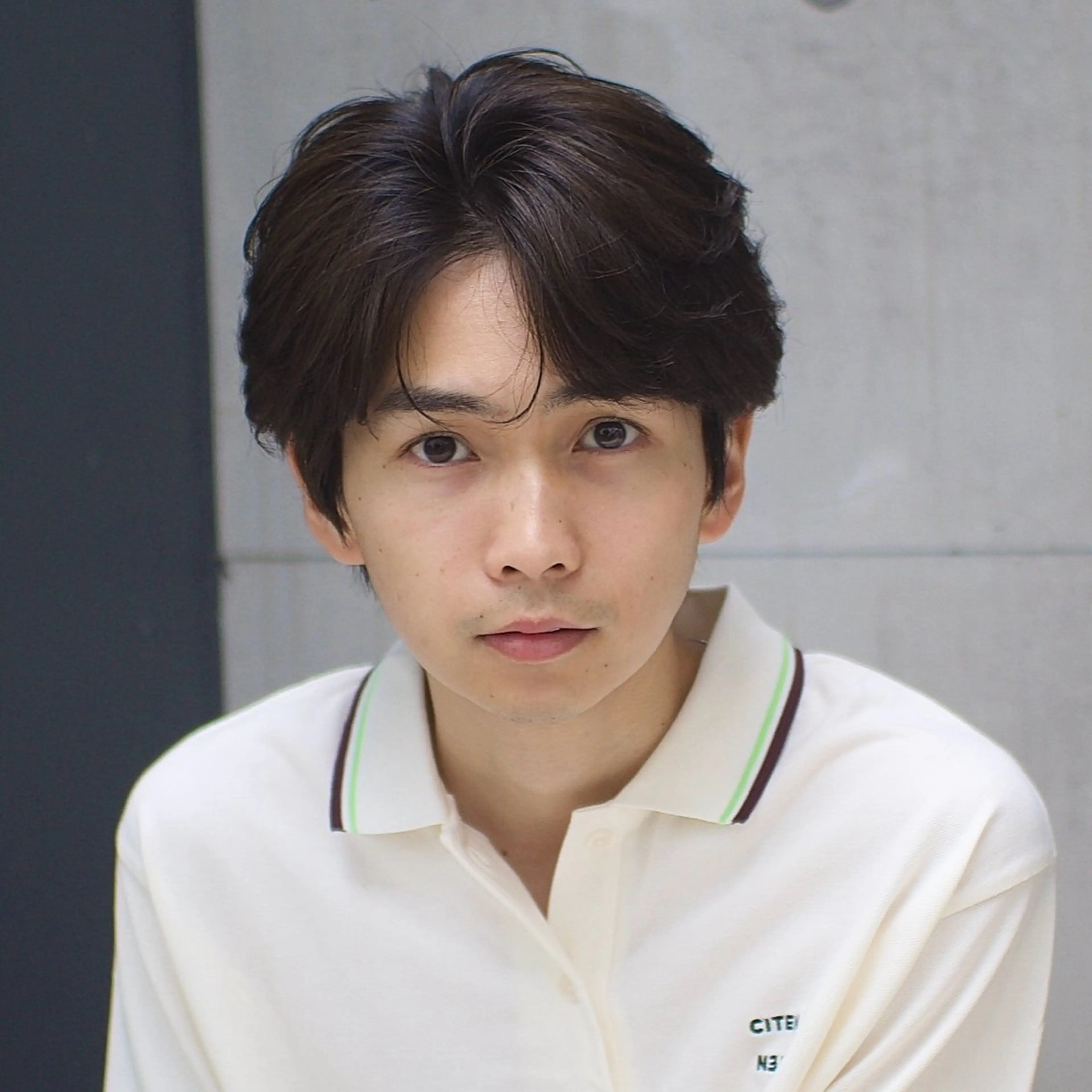 ショート パーマ メンズ ビジネス センターパート フェザーパーマ メンズ就活ヘア メンズパーマ カット パーマ トリートメント 【メンズヘア】 原宿/Kasumiのヘアスタイル