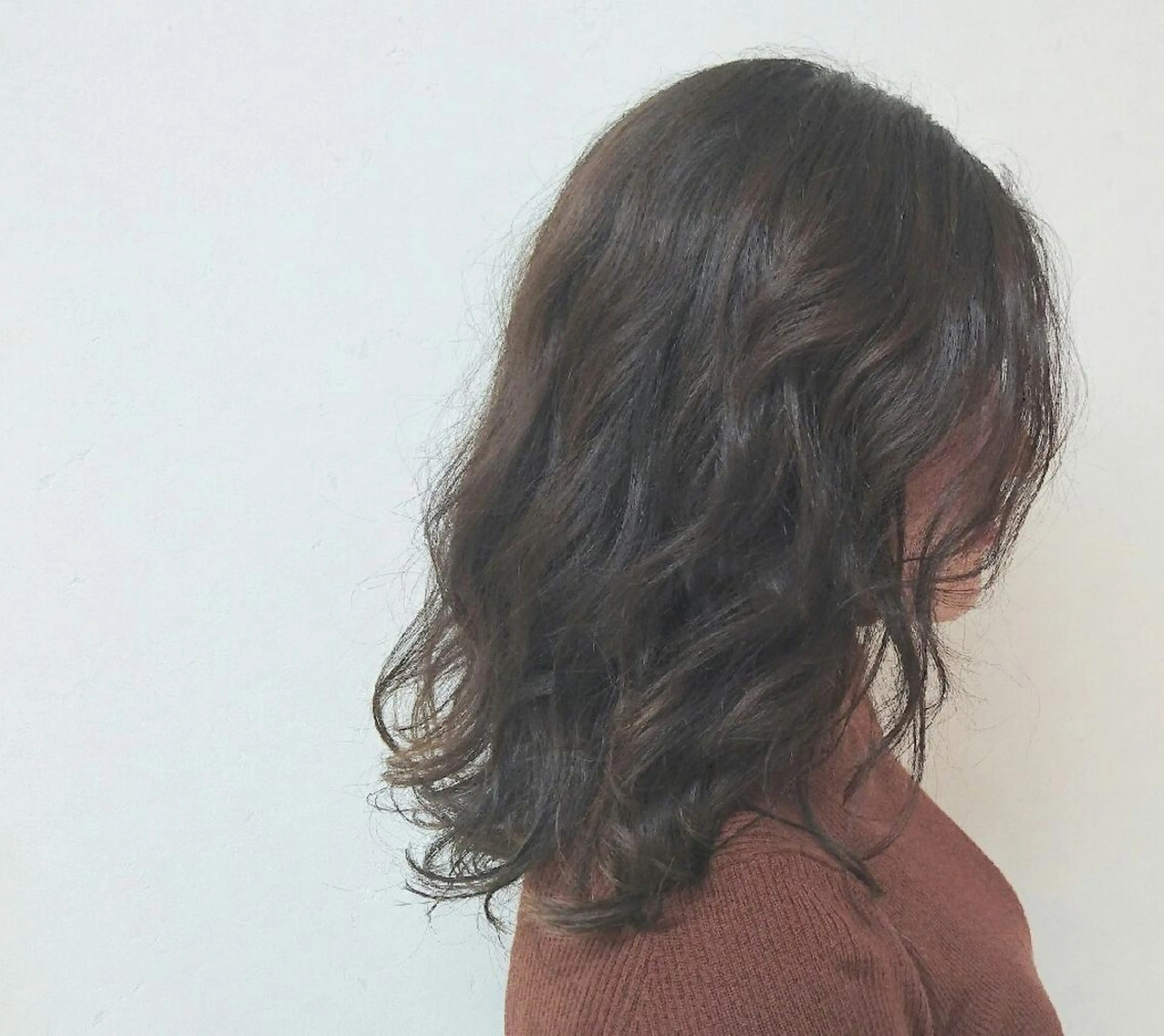 ミディアム 外国人風カラー 透明感ハイライト◎ 伊藤夏海のヘアスタイル