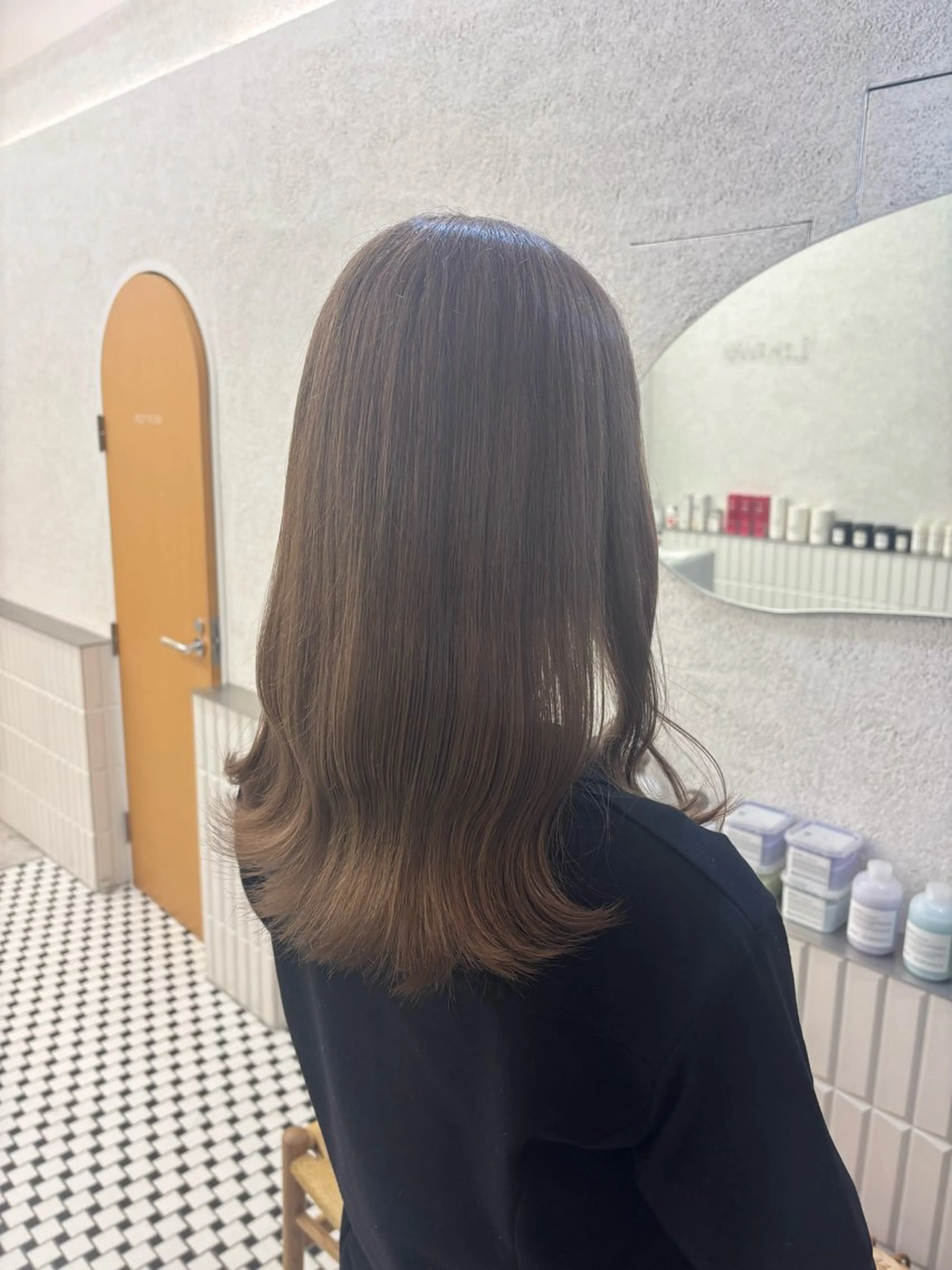 セミロング ヘアカラー リン🔔ボブ cut ベージュカラー🤎のヘアスタイル