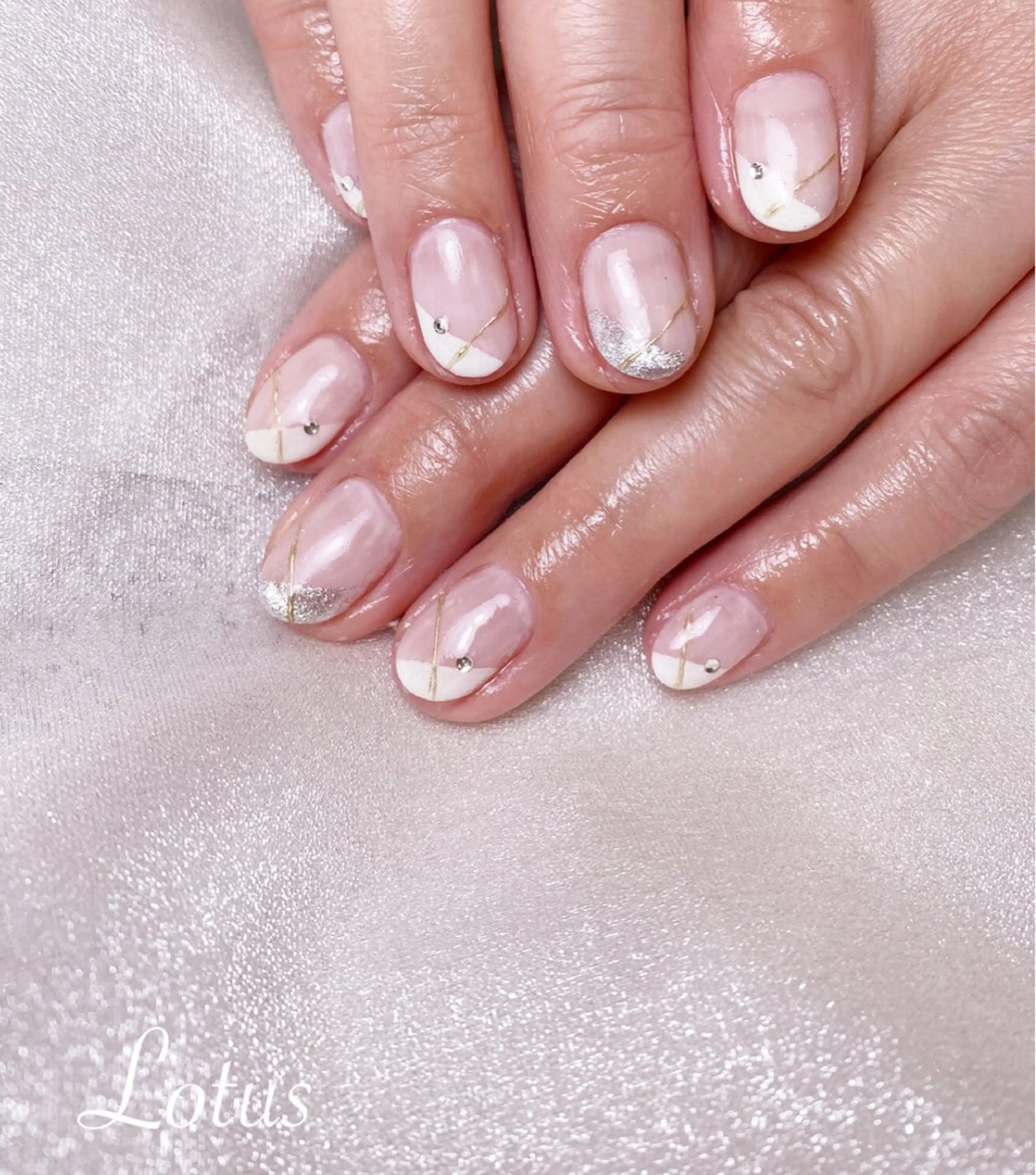 ネイル フレンチネイル 斜めフレンチ ショートネイル ハンドネイル ネイル＆脱毛 Lotus🌸のネイルデザイン