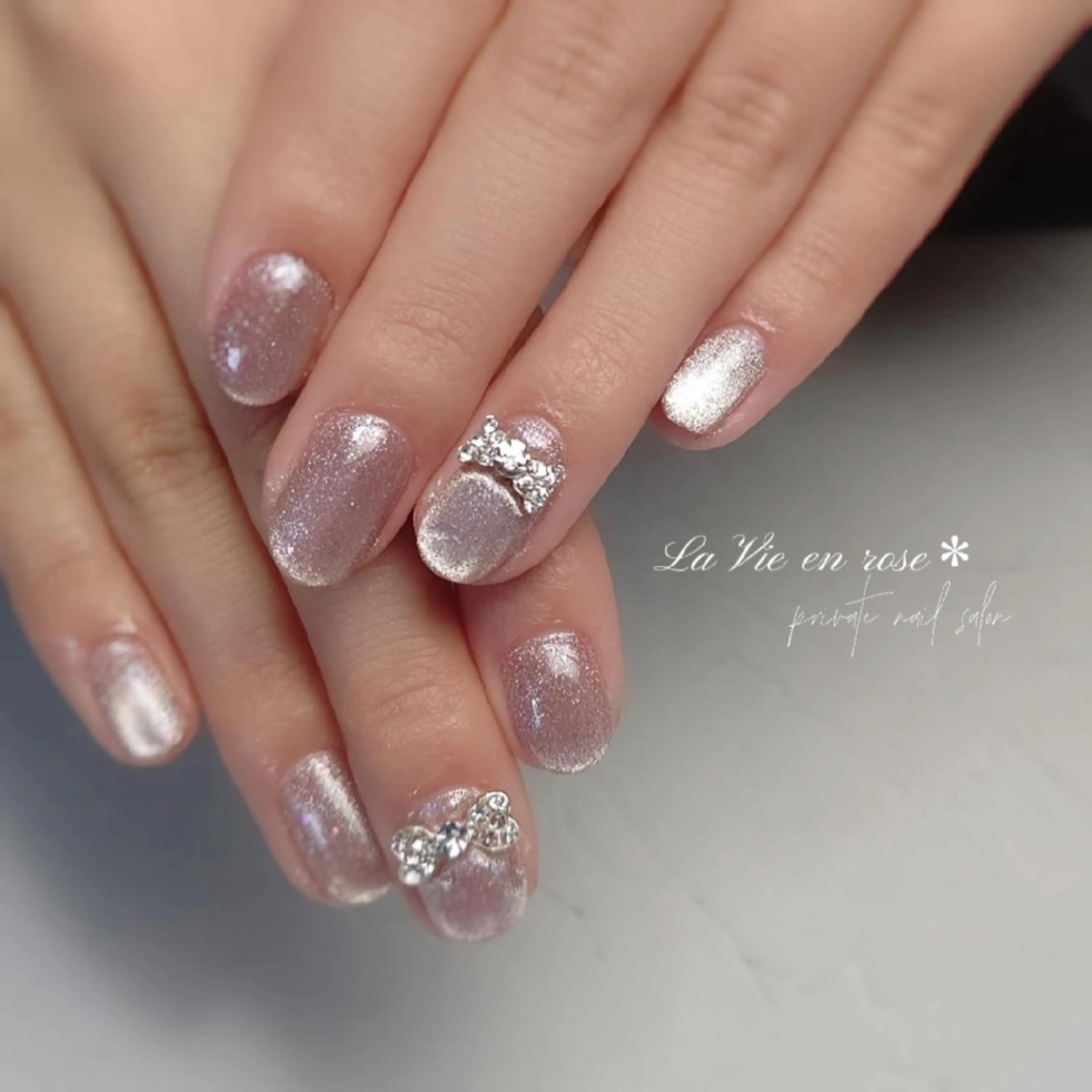 ネイル マグネットネイル ラヴィアン ローズのネイルデザイン