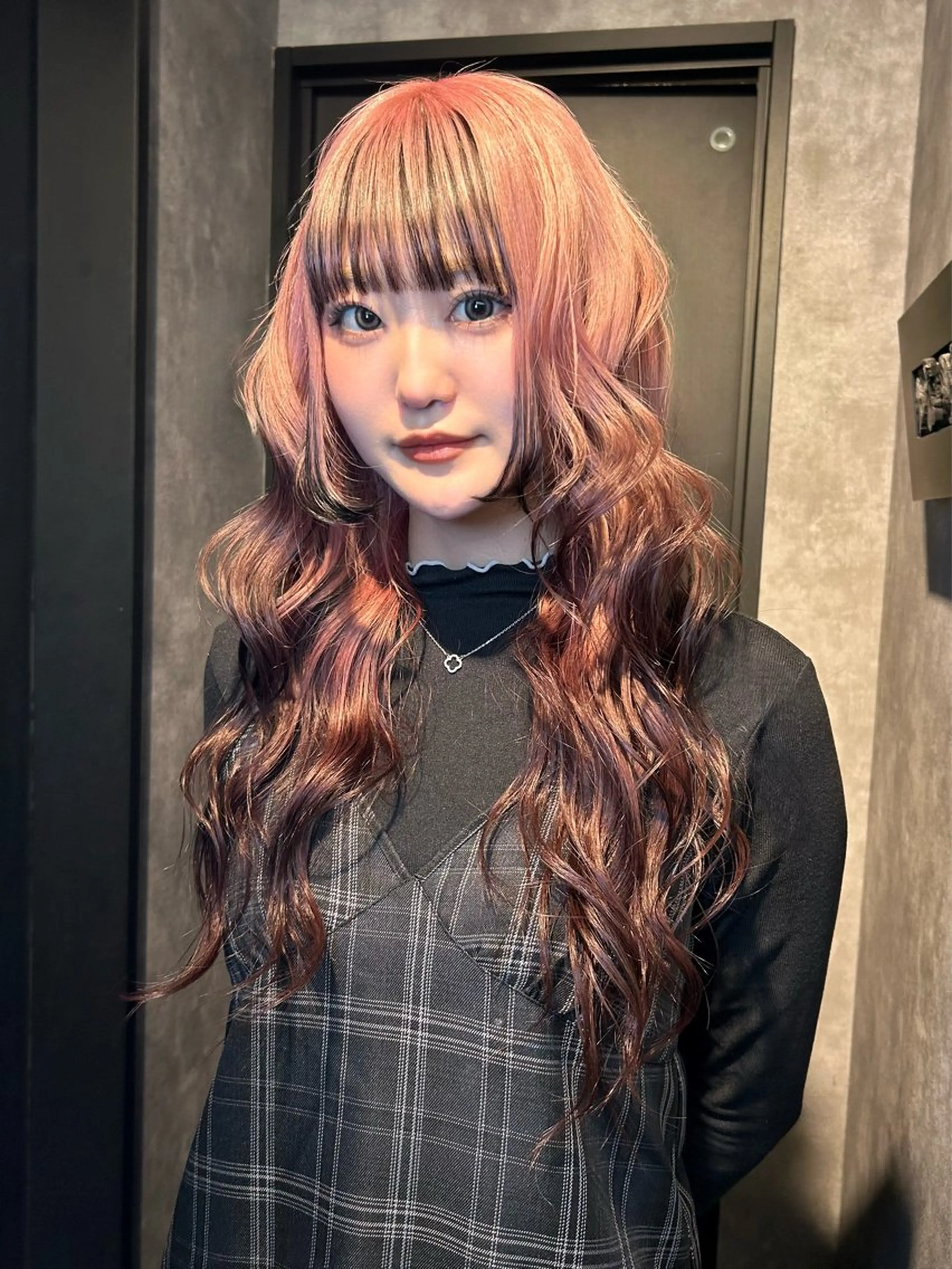ロング ヘアカラー 鈴木 華奈のヘアスタイル