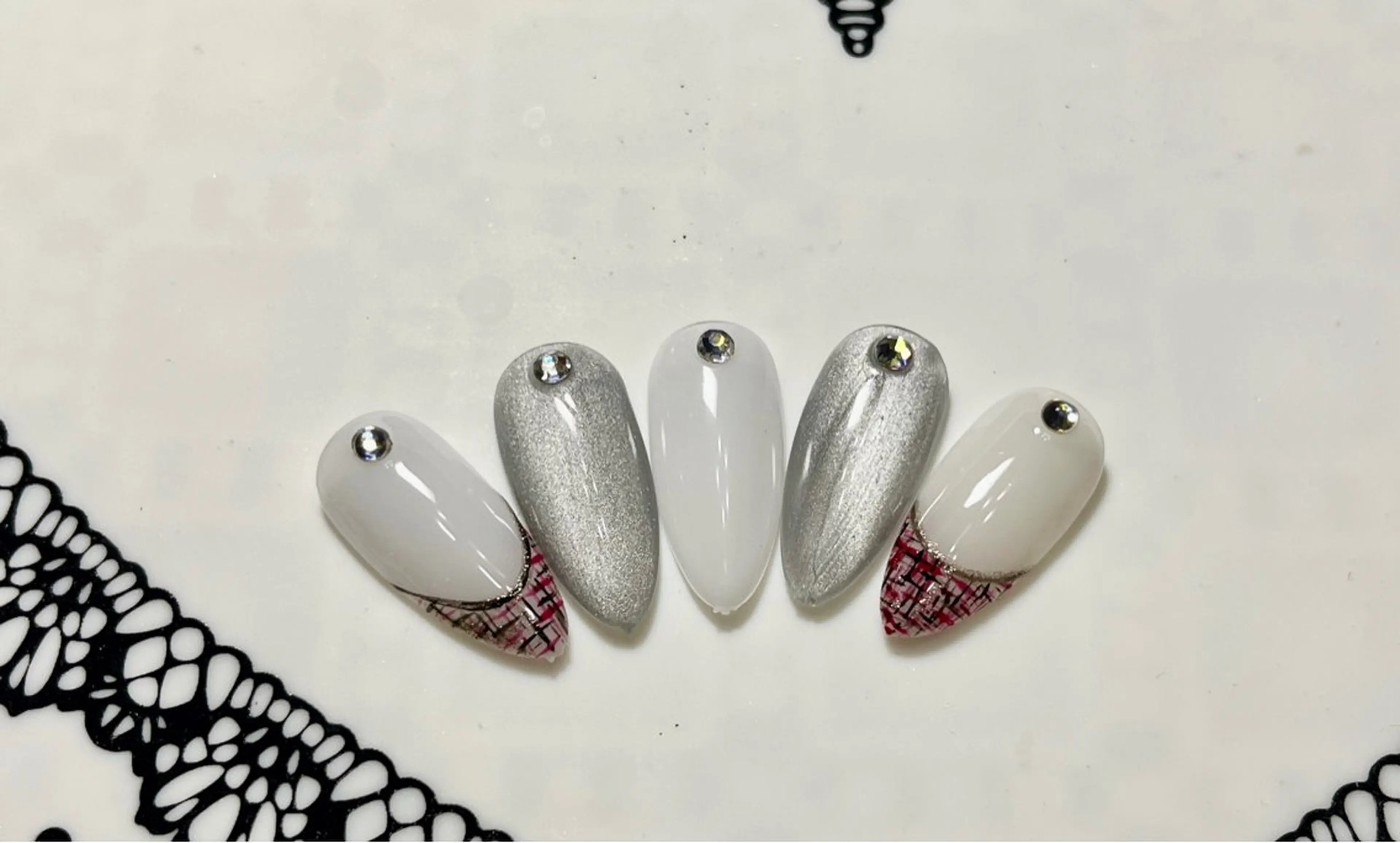 ネイル フットネイル DoReMiサロン チョウのネイルデザイン