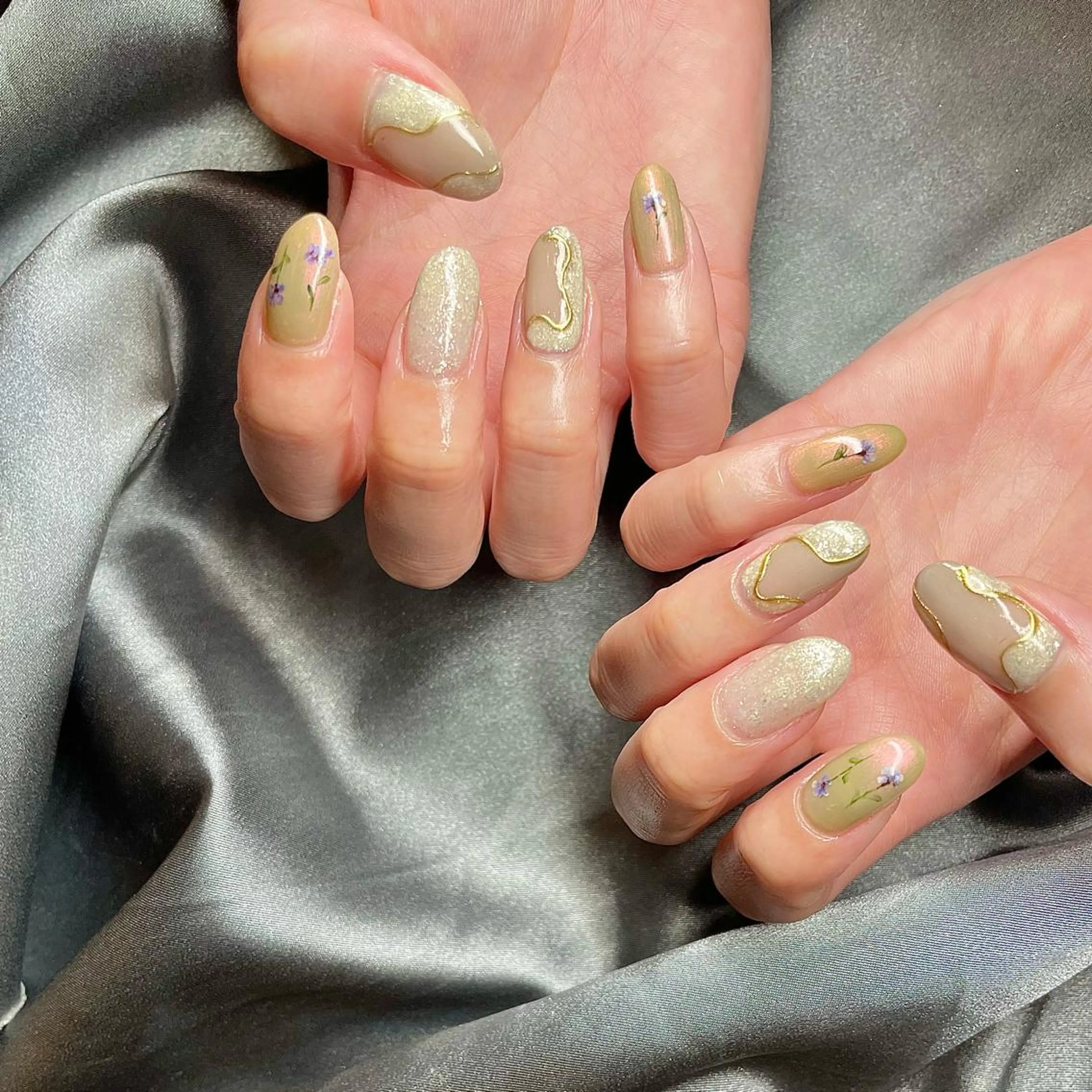 セミロング カラー パーマ ヘアアレンジ メンズ キッズ ネイル マツエク・マツパ アイブロウ オリーブカラー 眉カラー フラワーネイル ハンドネイル ハンドケア nail&eye Aoのマツエク・マツパデザイン