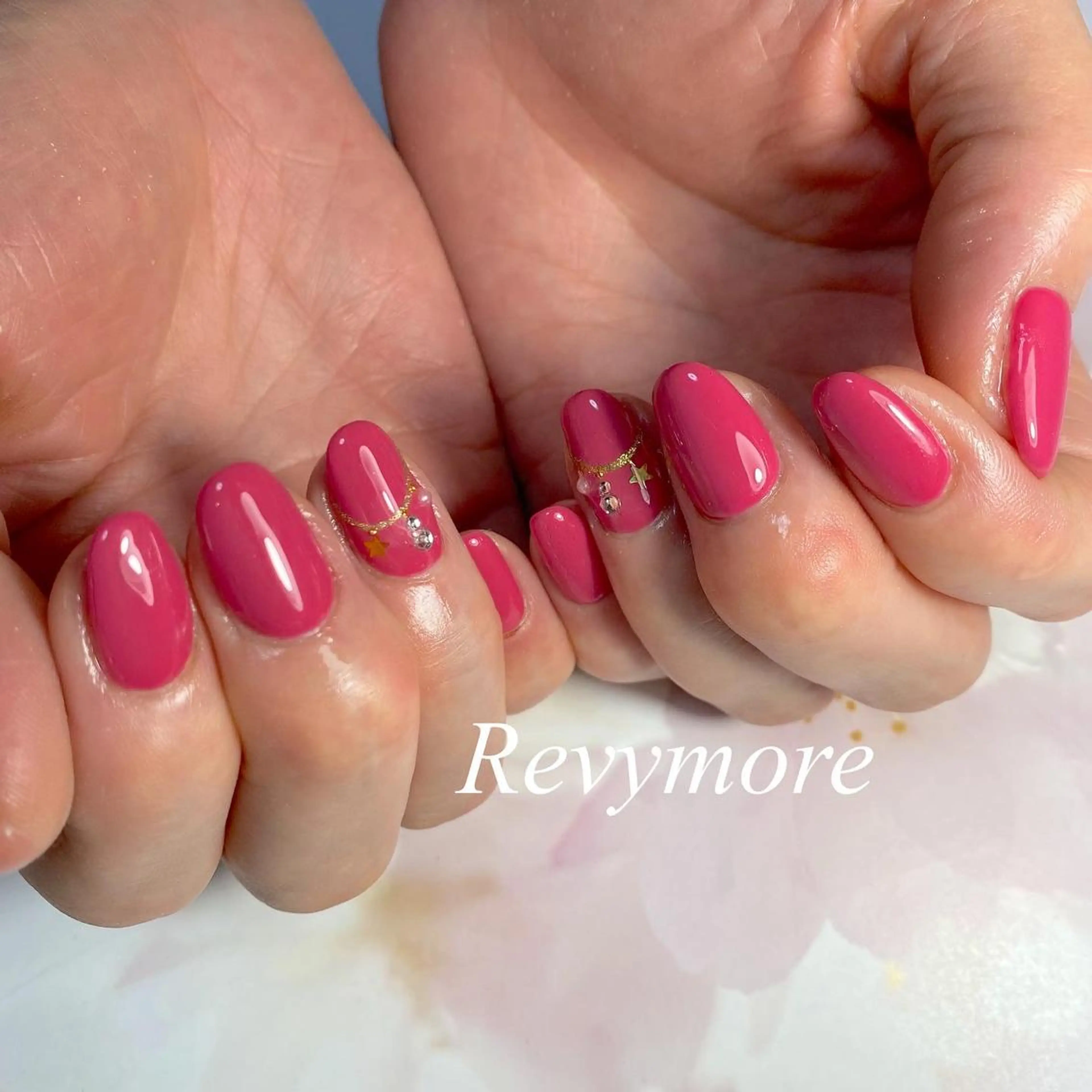 ミディアム ネイル アートネイル ジェルネイル ニュアンスネイル オフィスネイル ワンカラーネイル nail salon Revymore所属・nail salon Revymoreのネイルデザイン