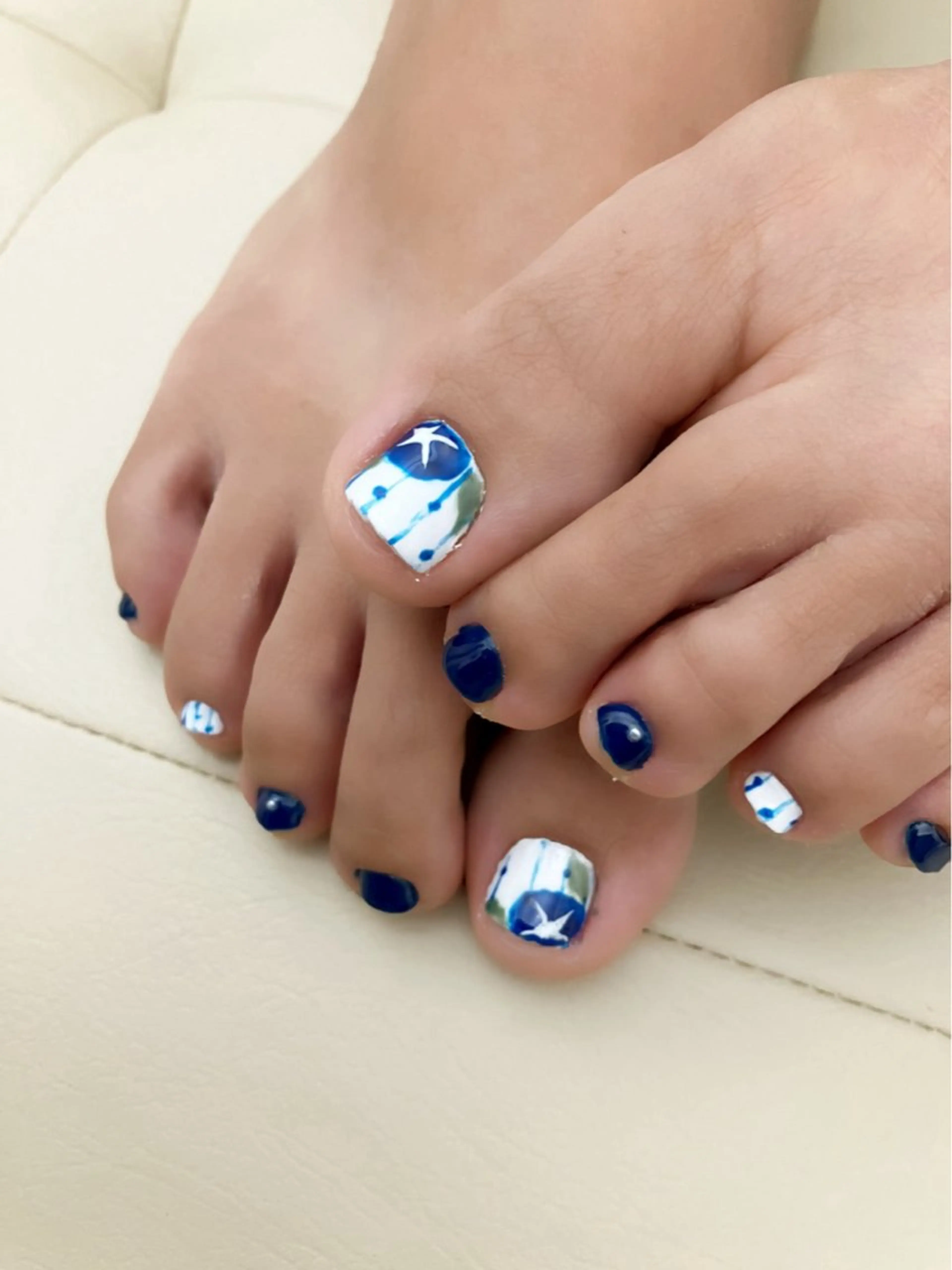 ネイル アートネイル フットネイル EMILIA Ryokoのネイルデザイン