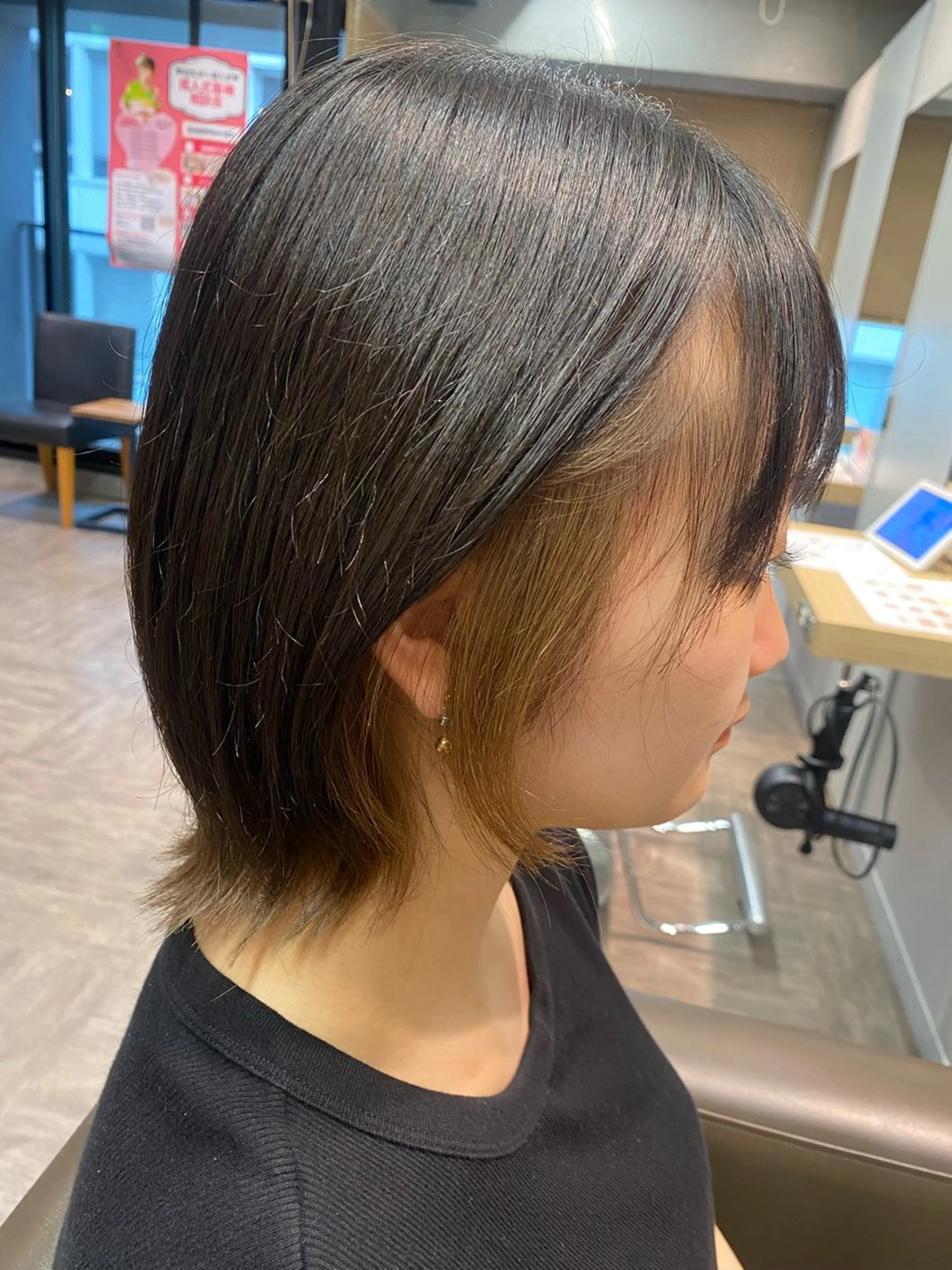 ショート カラー イヤリングカラー インナーカラー ウルフカット カット ヘアカラー トリートメント hina💟 透明感カラーのヘアスタイル