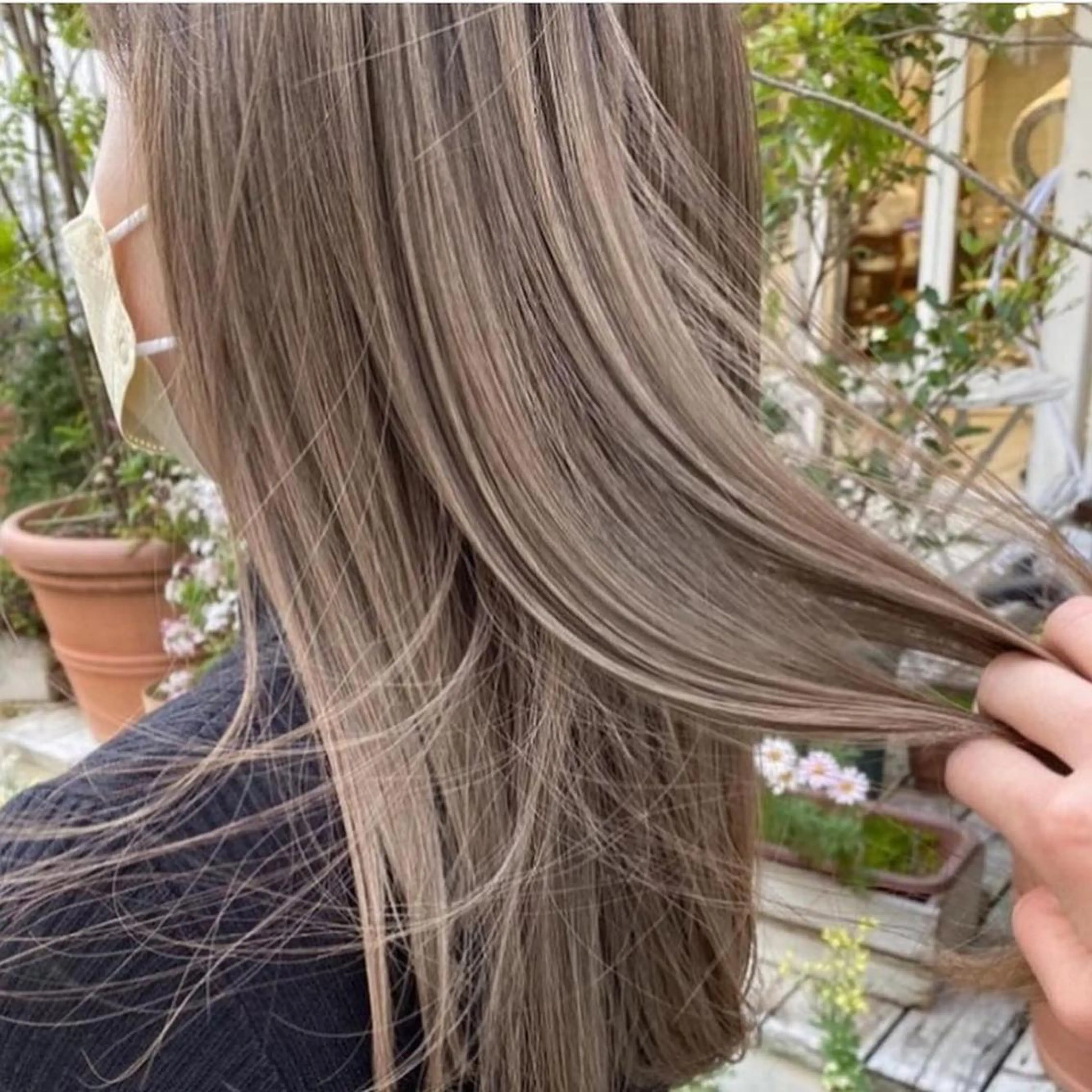 ミディアム カラー ヘアアレンジ ベージュカラー 透明感カラー グラデーションカラー ハイライトカラー ハイトーンカラー 韓国/髪質改善💘 櫻井かれんのヘアスタイル