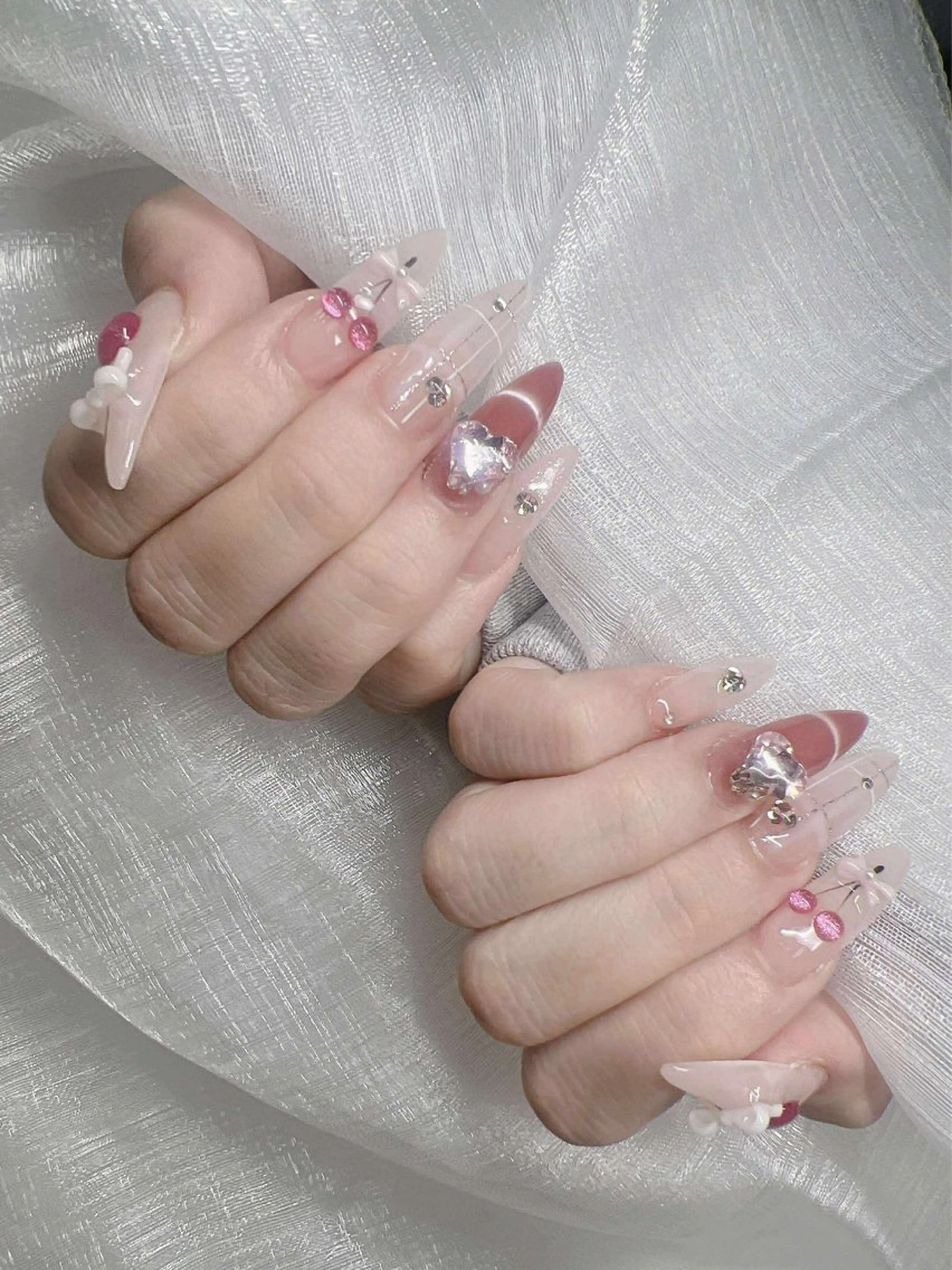 ネイル 長さ出し グラデーション 卒業式 キラキラネイル マグネットネイル ハンドネイル Lee Nailsのネイルデザイン