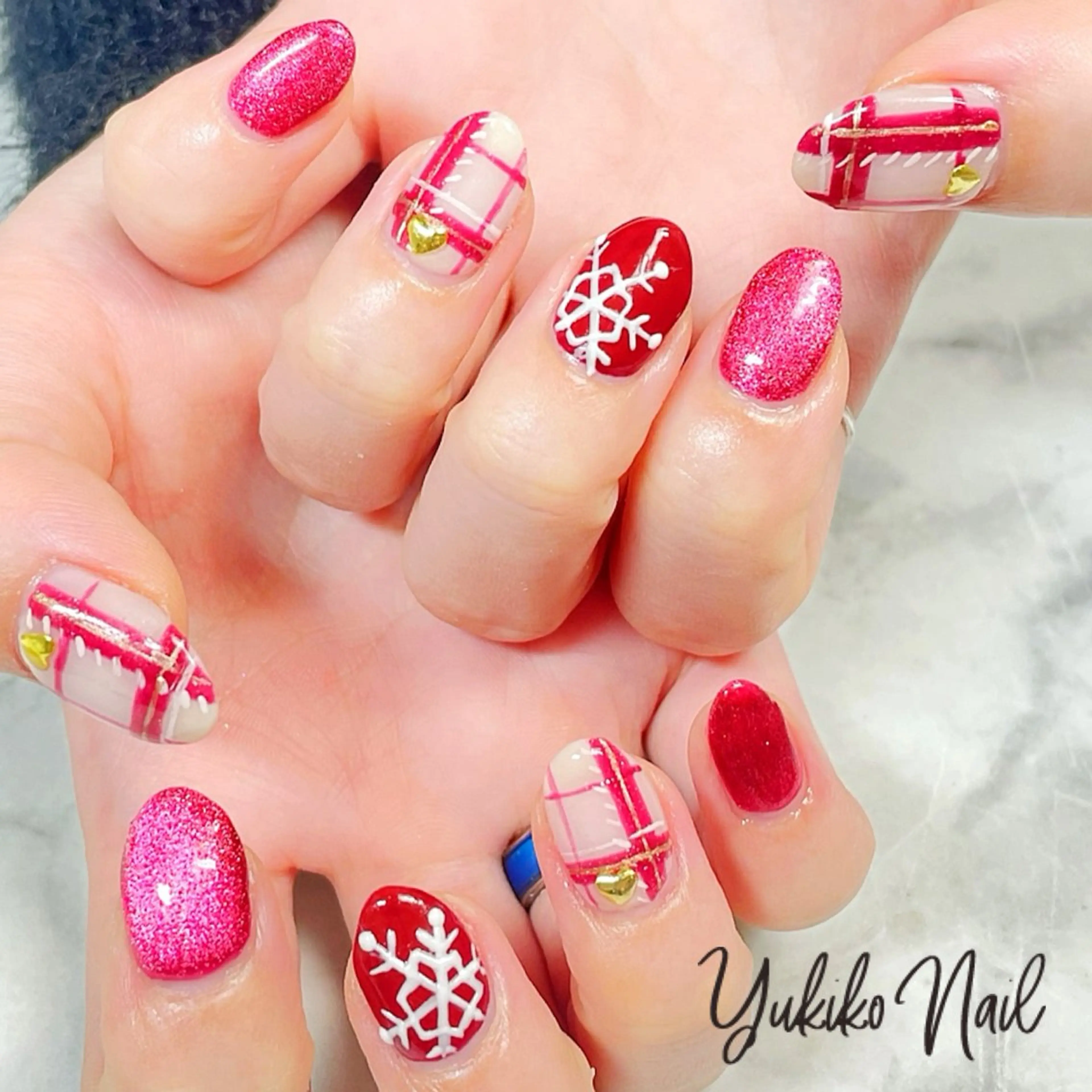 ネイル 赤色 バレンタイン 冬ネイル ハンドネイル ユキコ ネイルのネイルデザイン