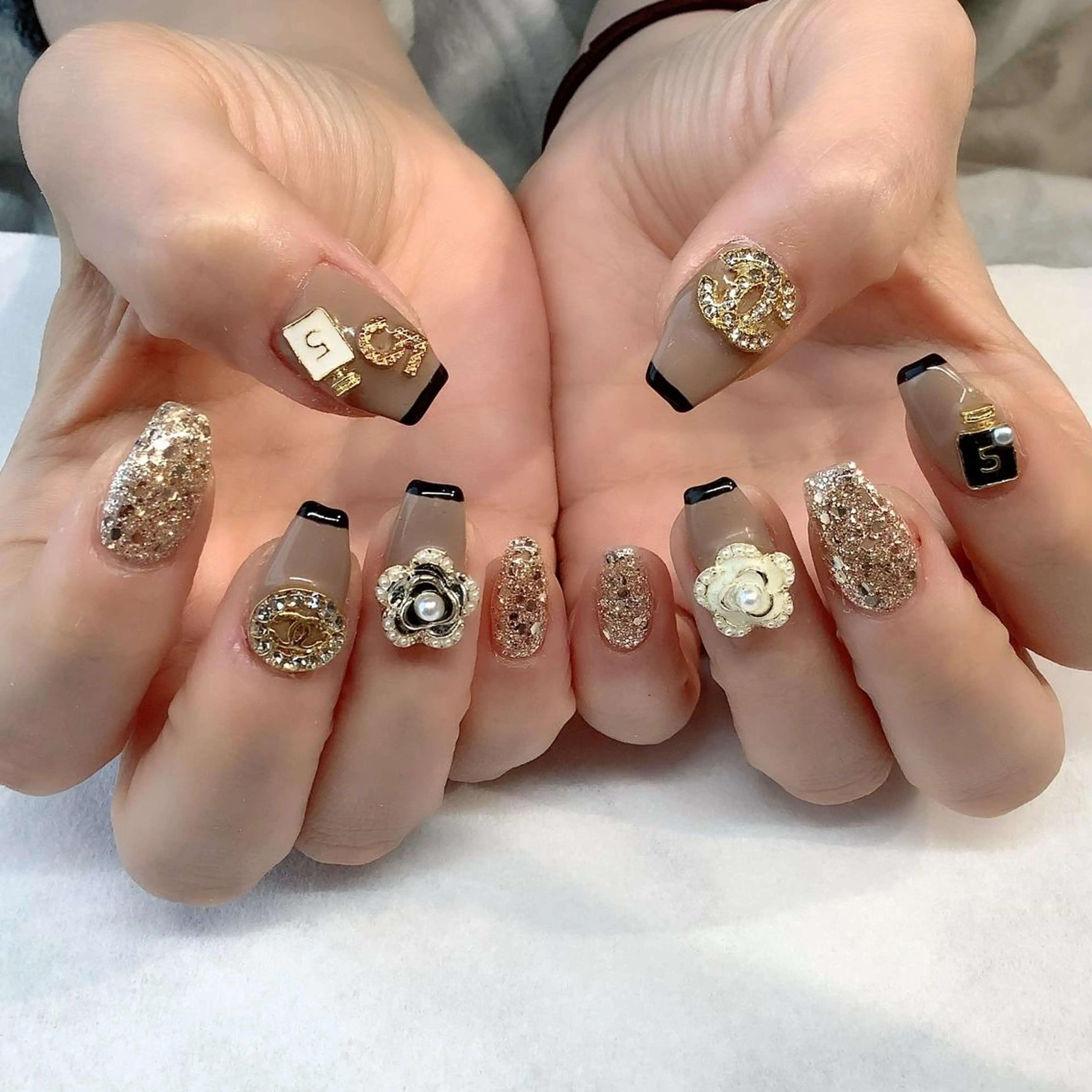 ネイル ハンドネイル 💎🐰 saki. m 🐰💎のネイルデザイン