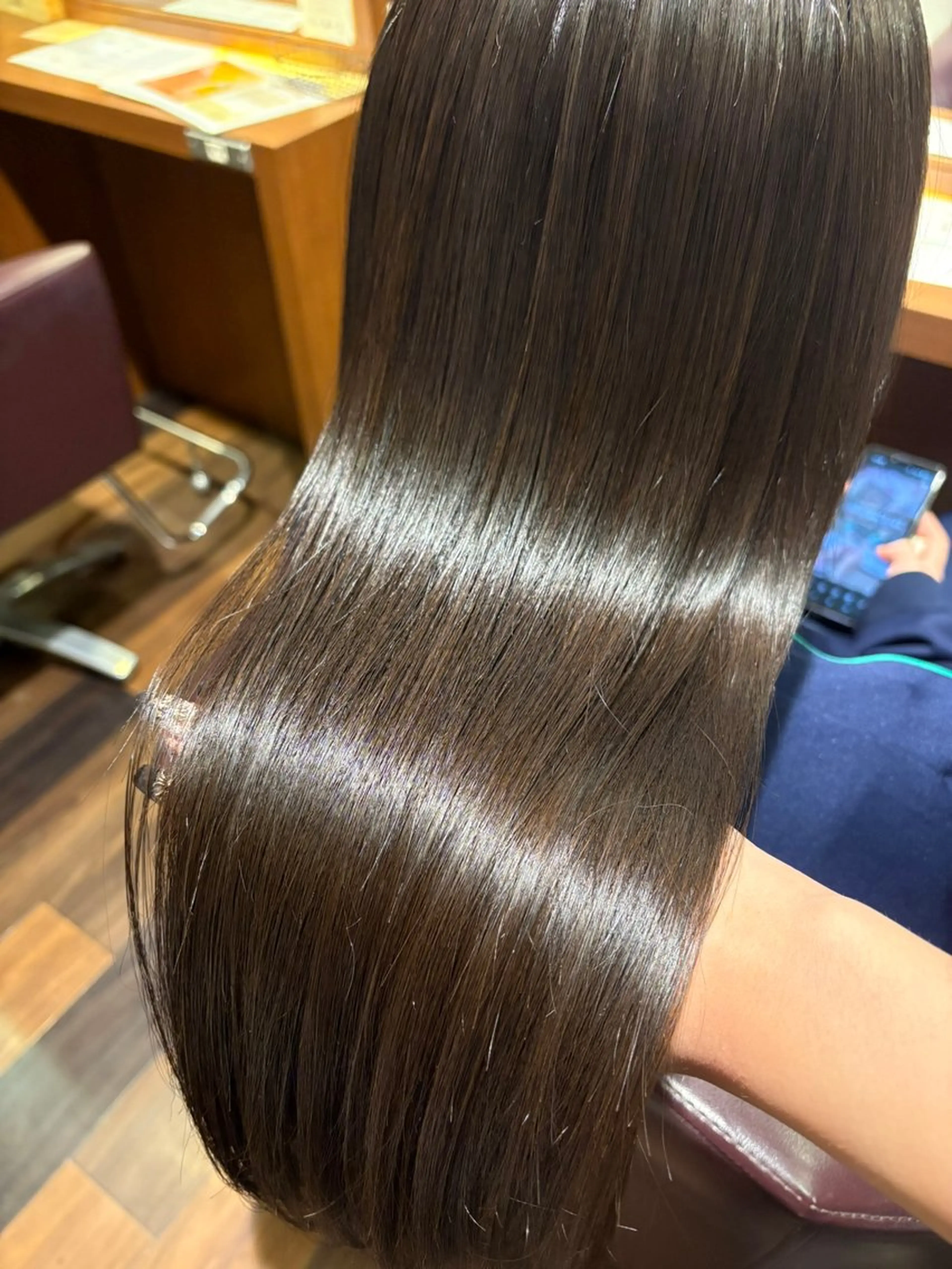 セミロング ボブ 顔周りカット ハイライト 髪質改善 レイヤーカット 縮毛矯正 といだ なぎさのヘアスタイル