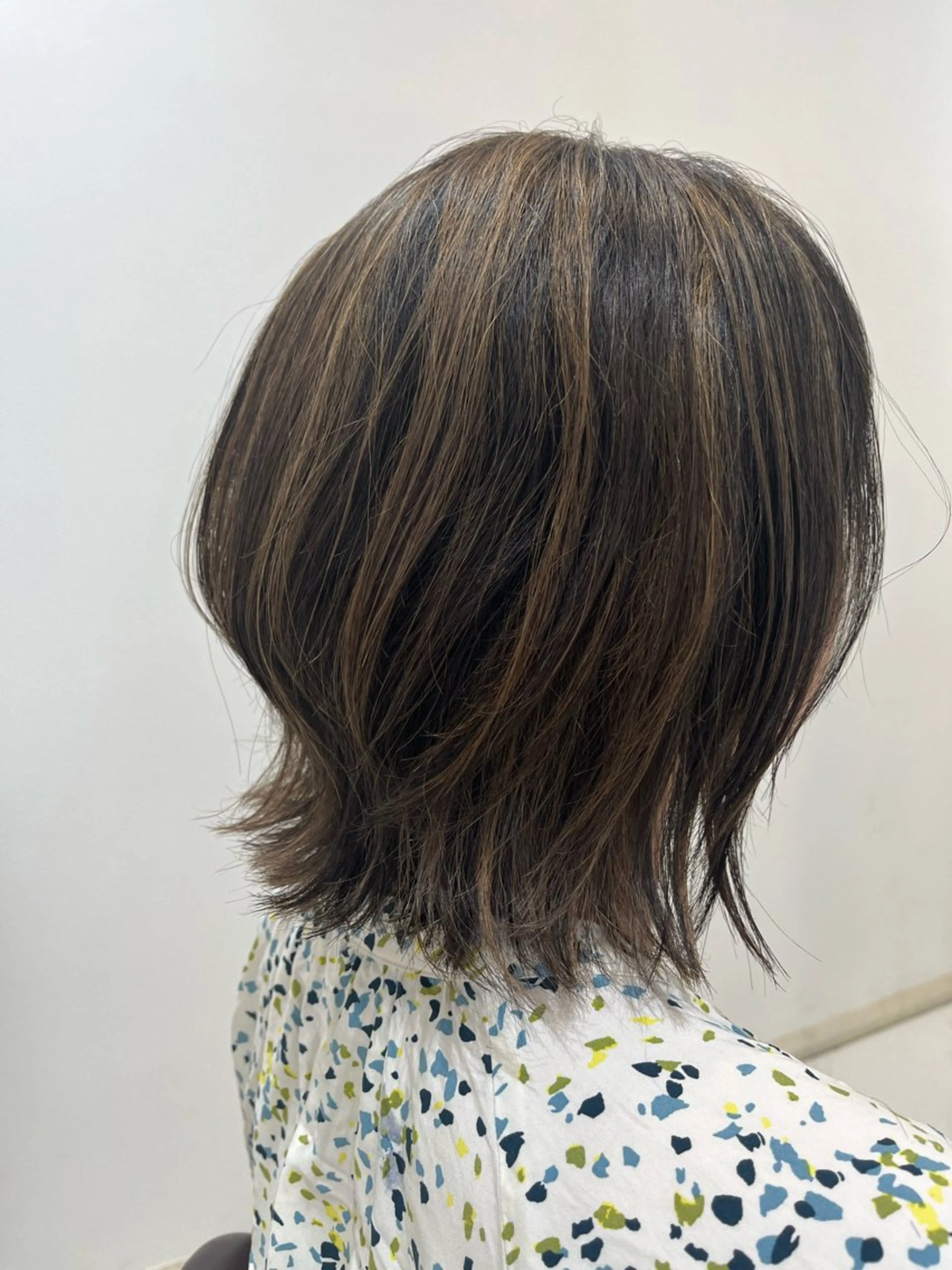 ミディアム ボブ くびれヘア ハイライト レイヤーカット ツヅキ マスミのヘアスタイル