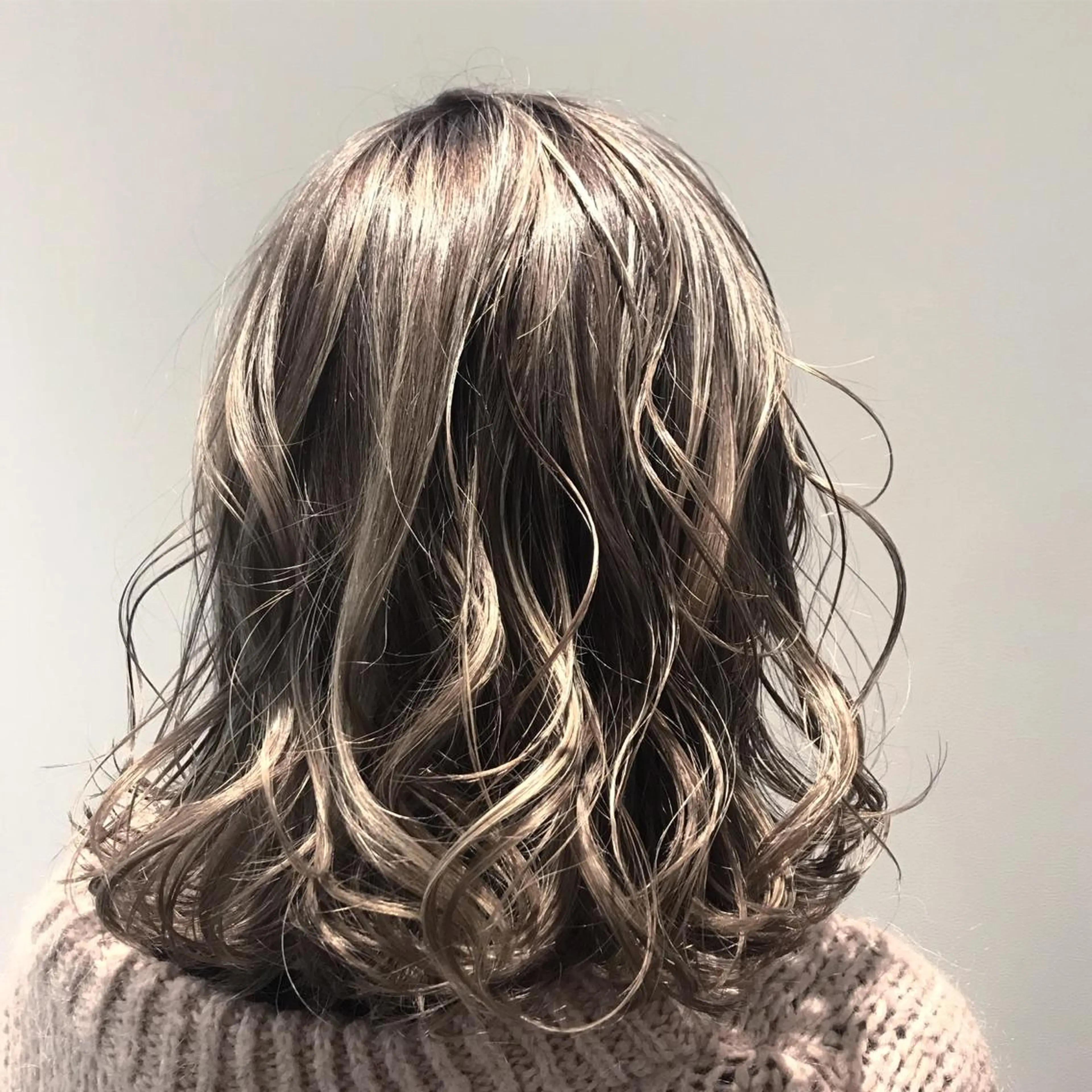 ミディアム カラー AMI Hair  supply所属・髪質改善カラー 韓国風レイヤーのヘアスタイル