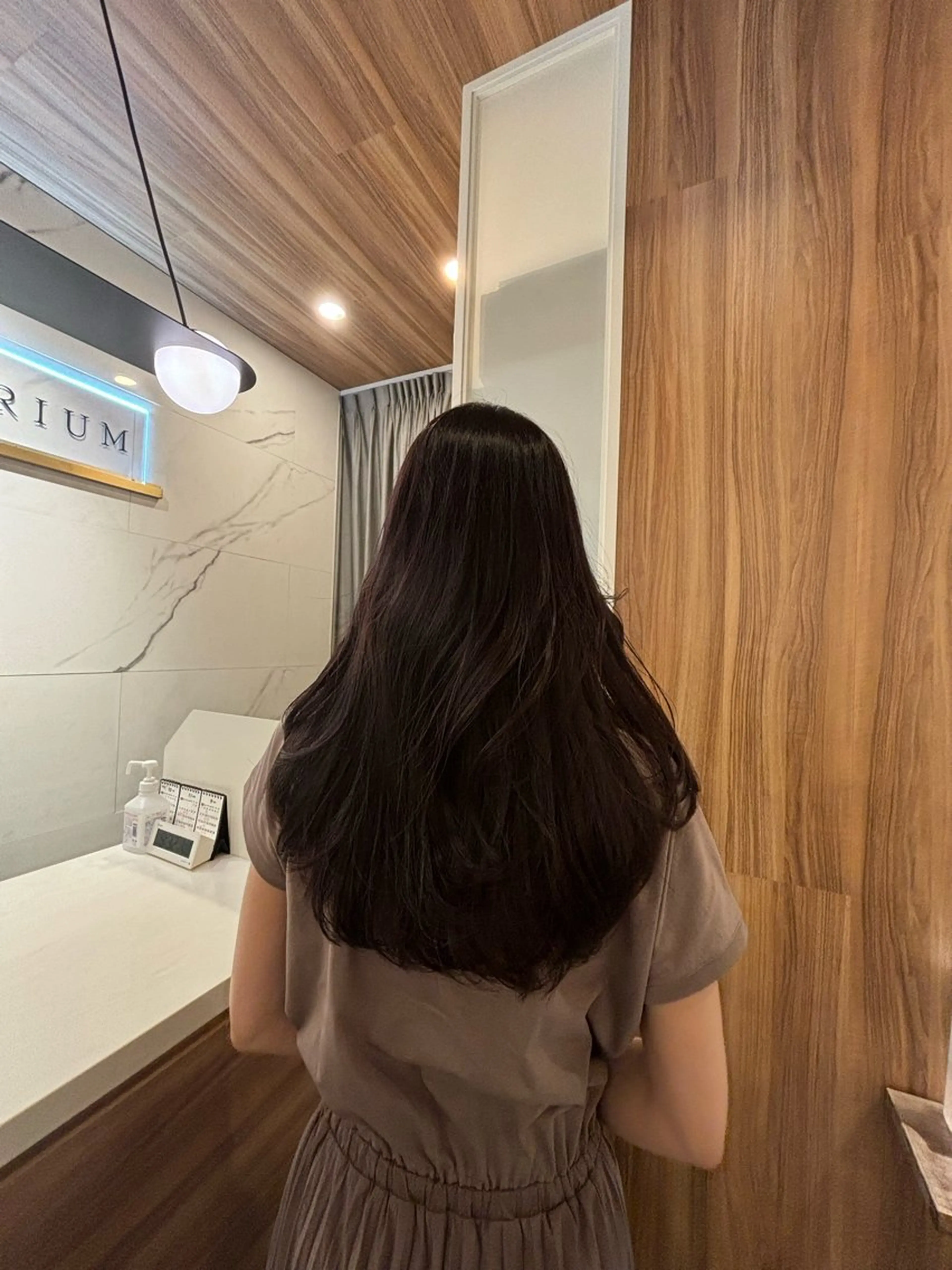 ロング カラー 石川 幸呼のヘアスタイル