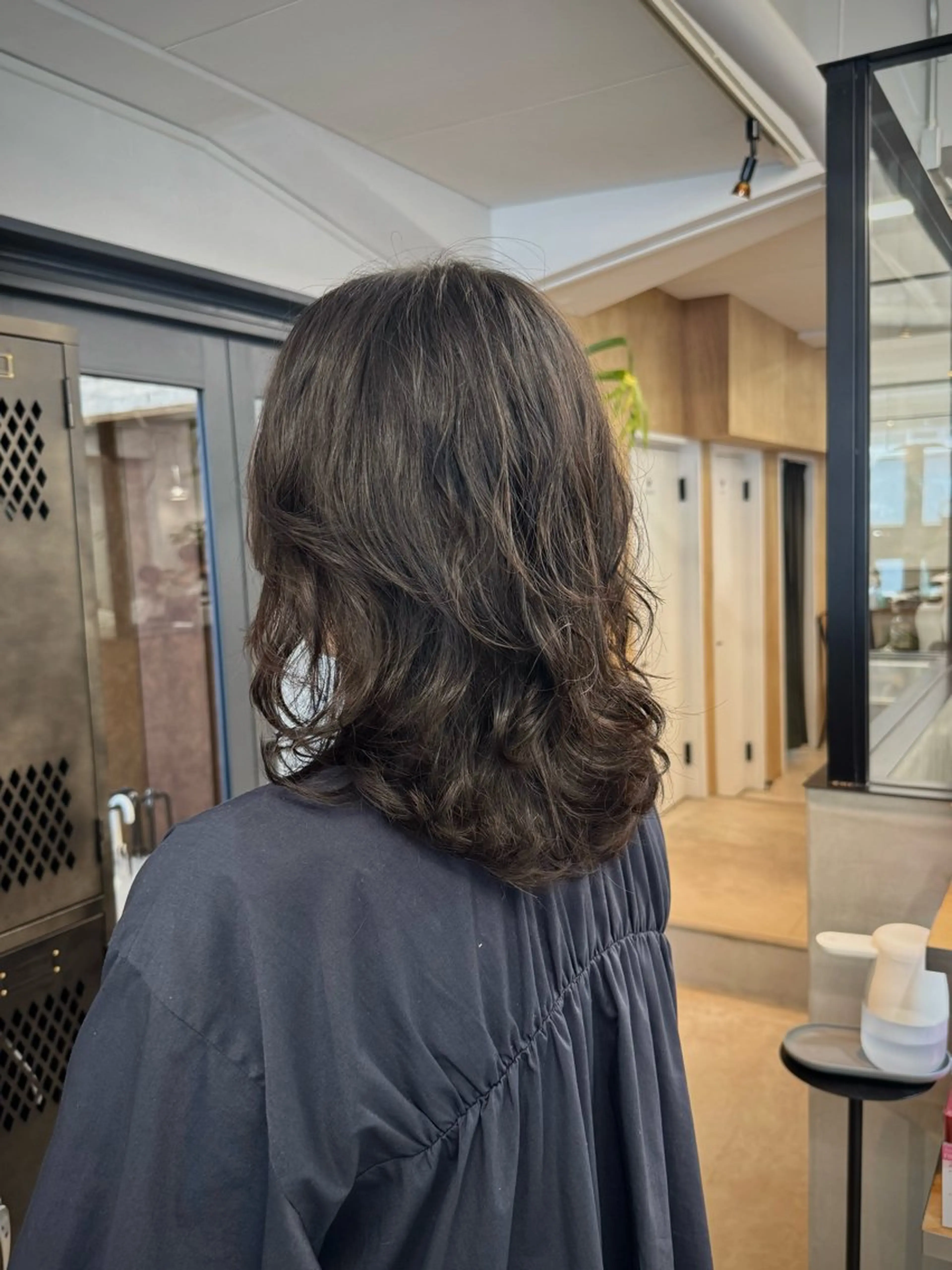 ミディアム パーマ INORI|レイヤー |ハッシュカットのヘアスタイル