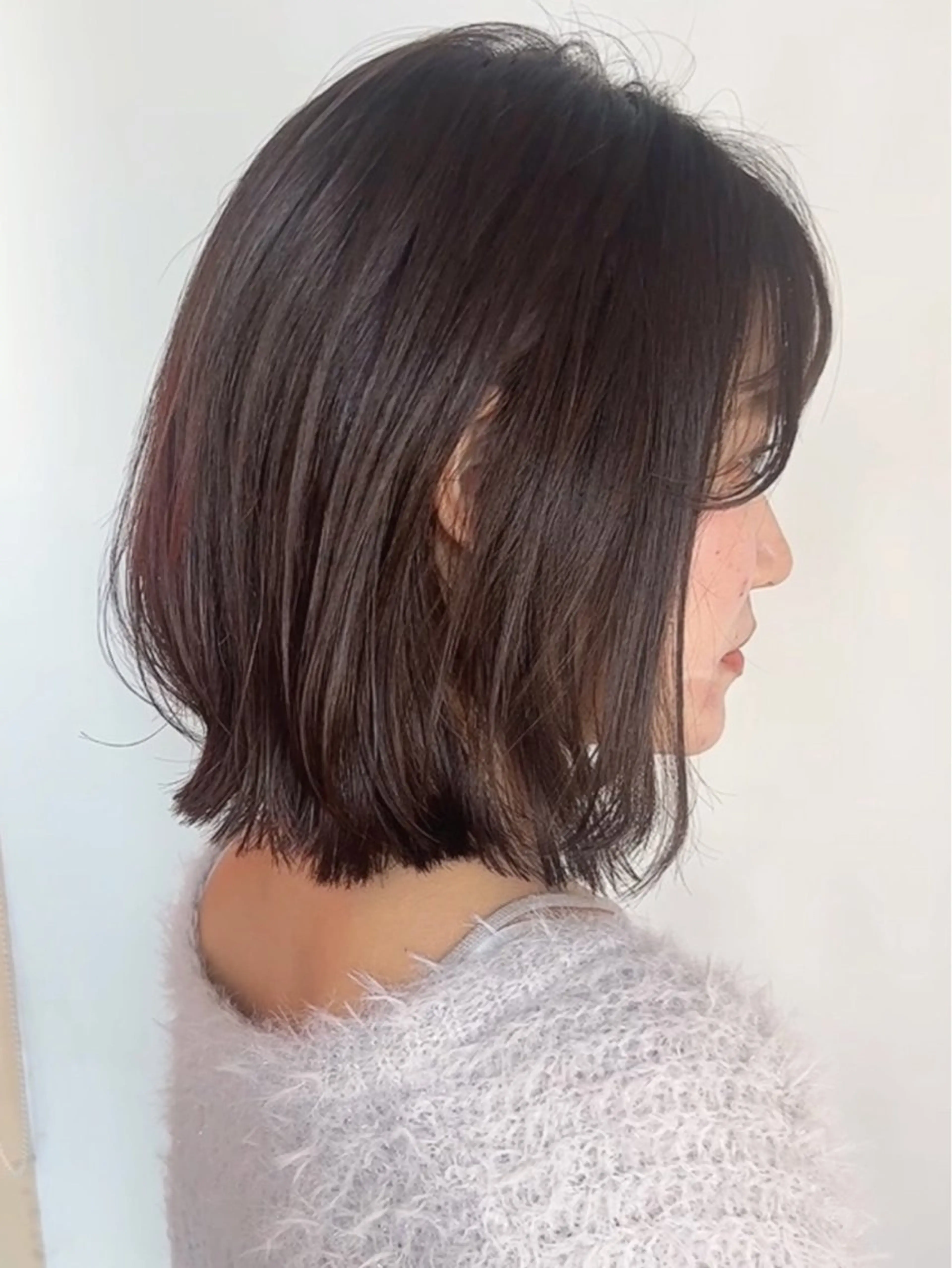 ミディアム 外ハネヘア morio from london所属・松岡彩華 ボブ /グレージュのヘアスタイル