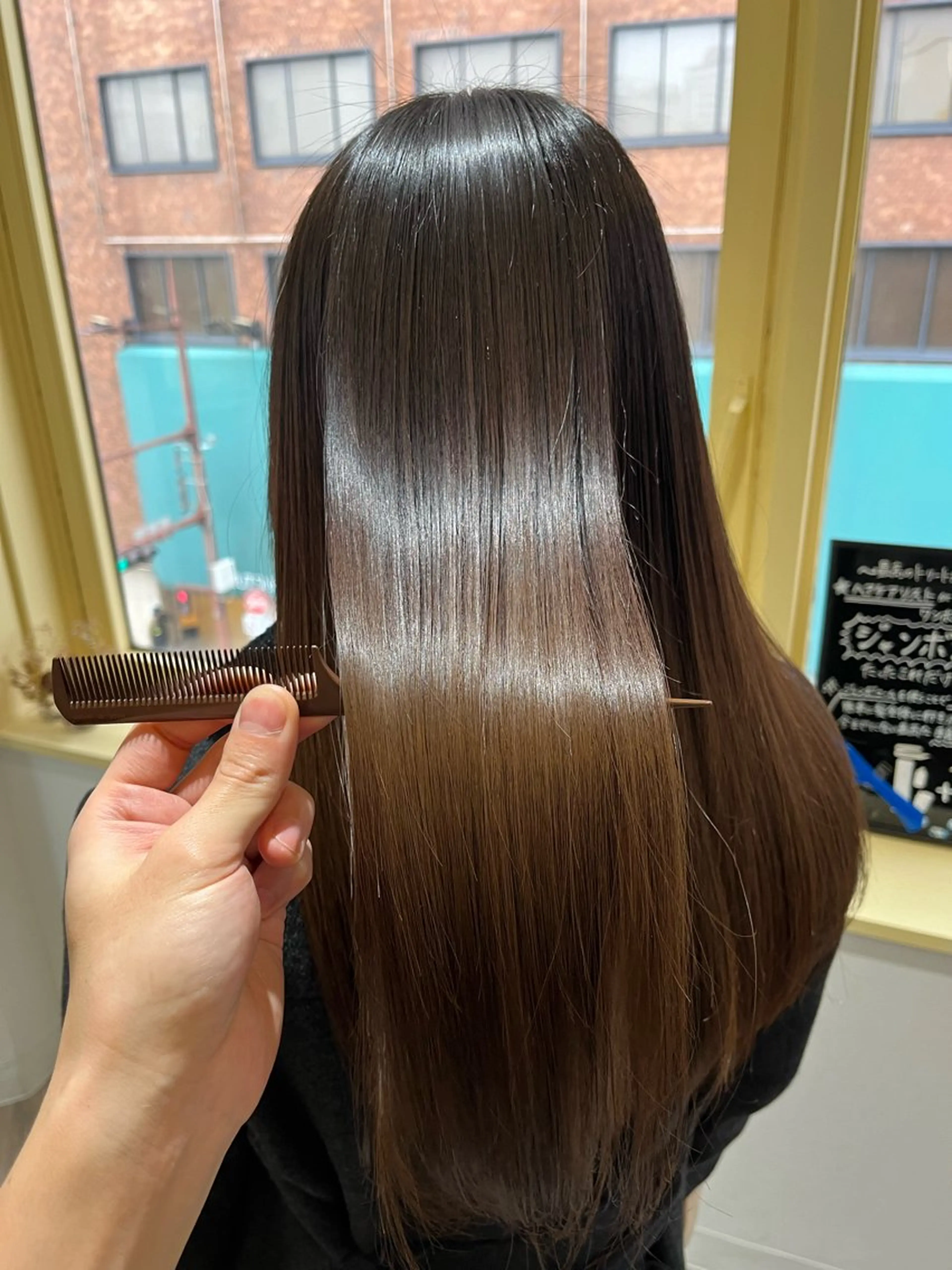 セミロング カラー ヘアカラー トリートメント ワタイショウタ 髪質改善✨眉毛サロンのヘアスタイル