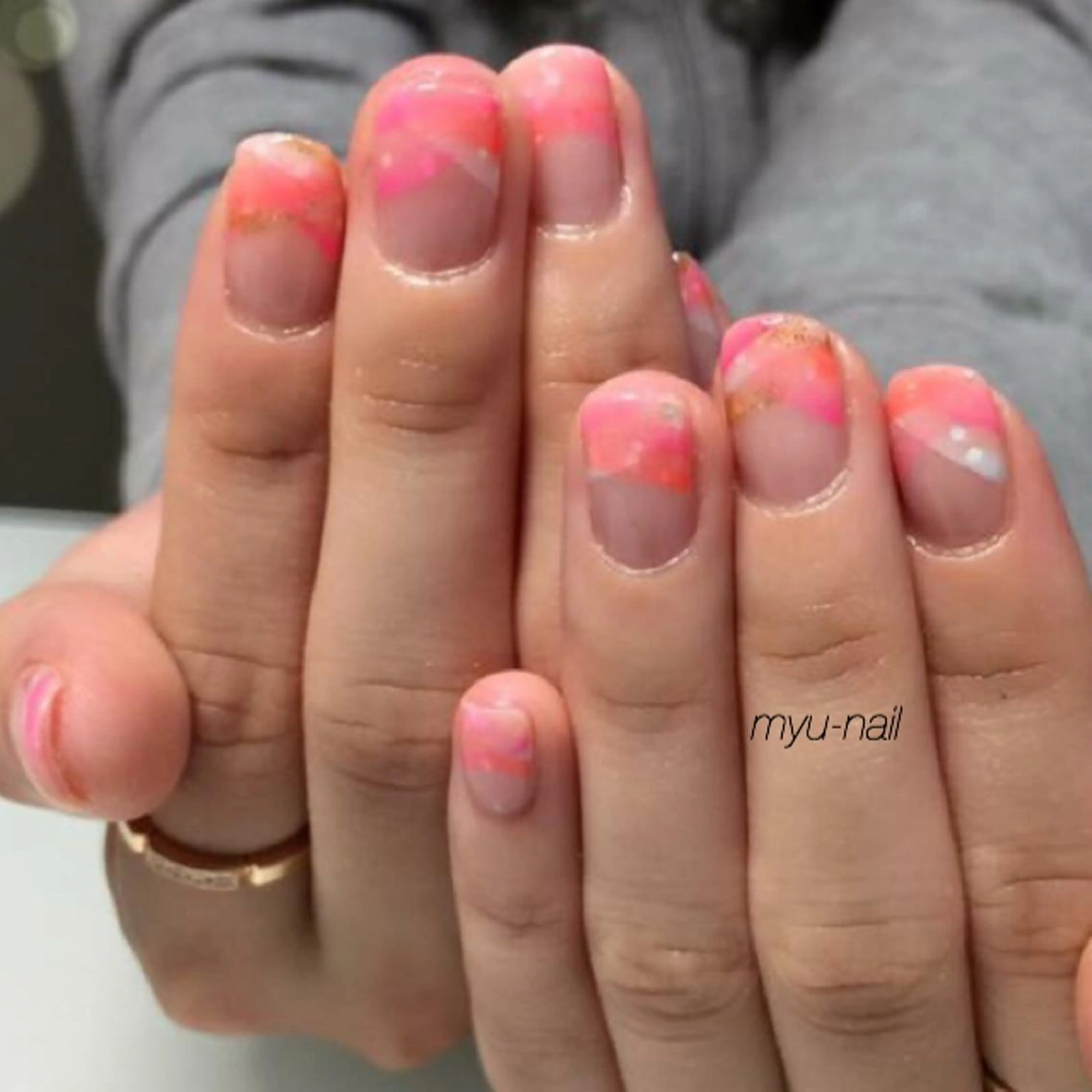 ネイル アートネイル グラデーション ホームサロン myu-nailのネイルデザイン