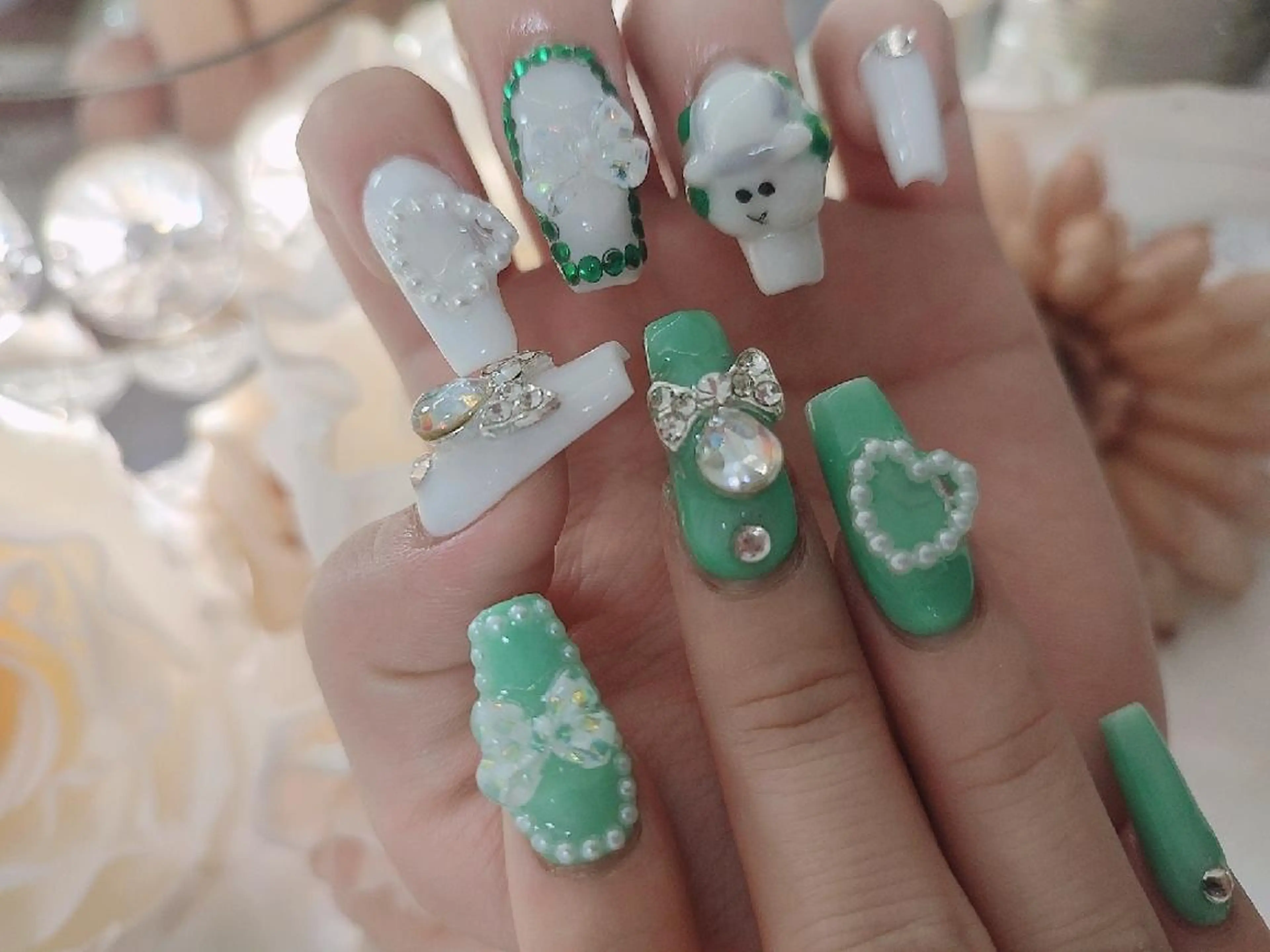 ネイル ハンドネイル RUNWAY 　　の眉毛・アイブロウイメージ