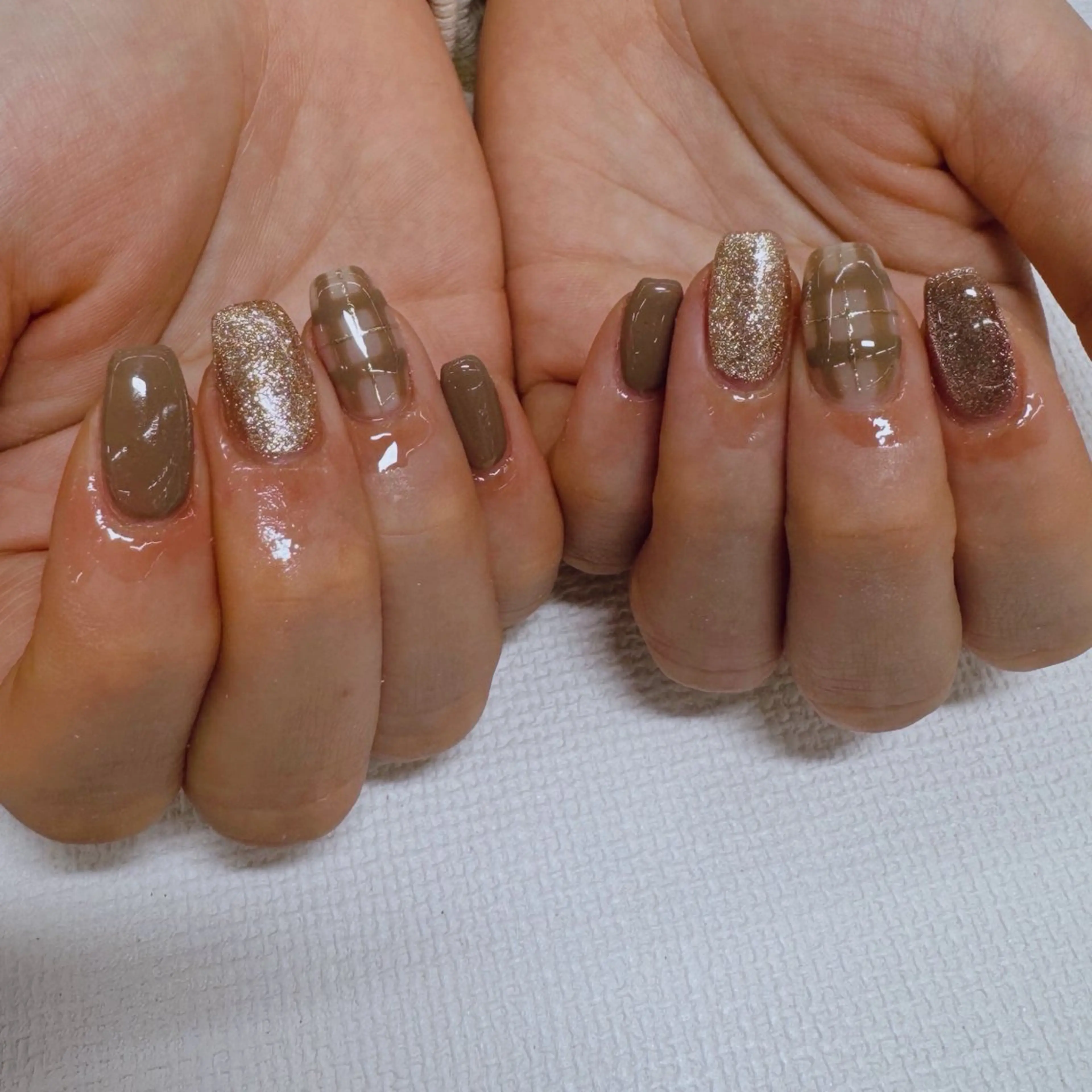 ネイル ブラウン フレンチネイル ラメ(グリッター) マグネットネイル ミラーネイル ハンドネイル 【MAXKELLY】 Shiotaのネイルデザイン