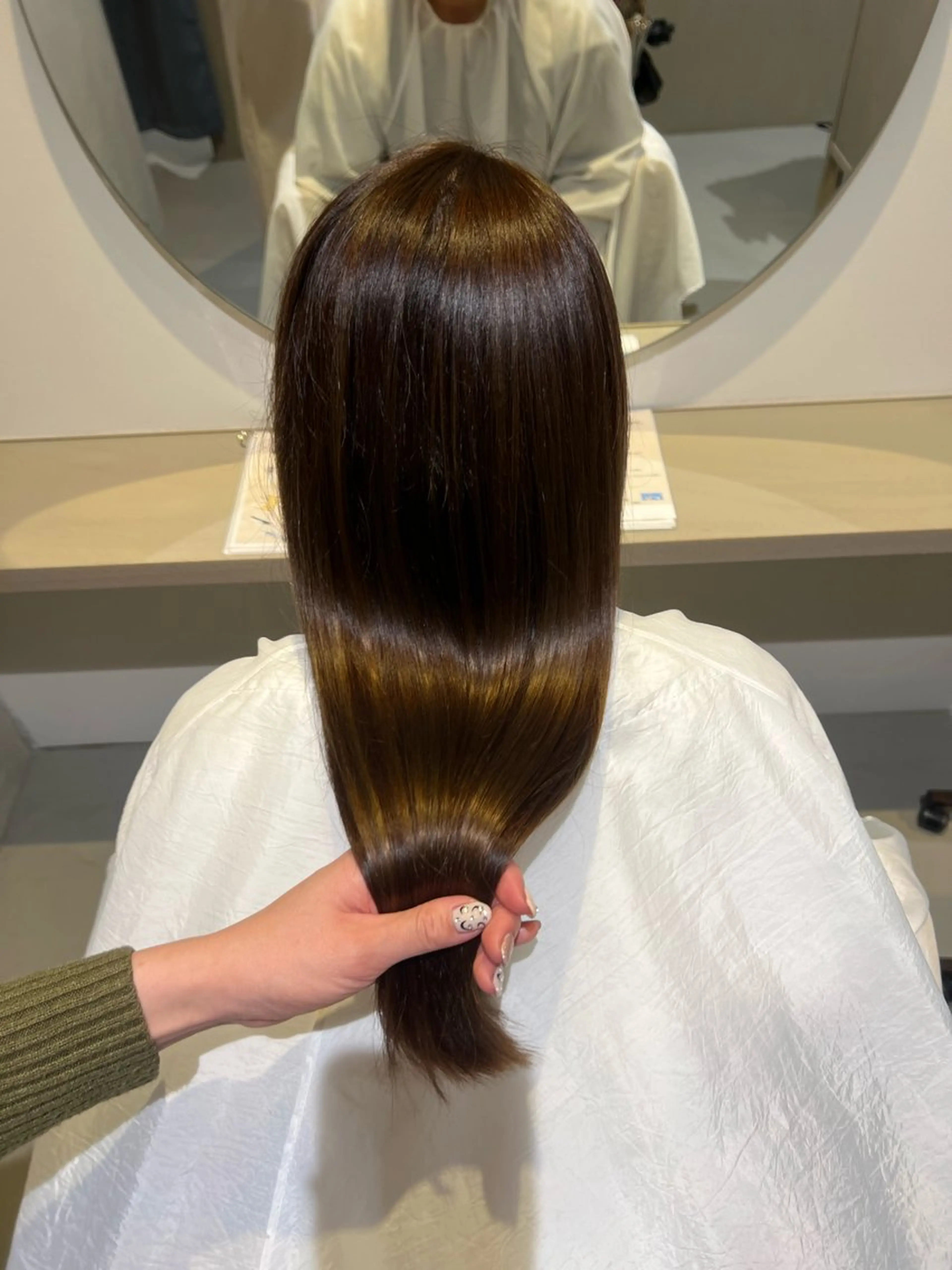 カラー 藤本 麗未のヘアスタイル