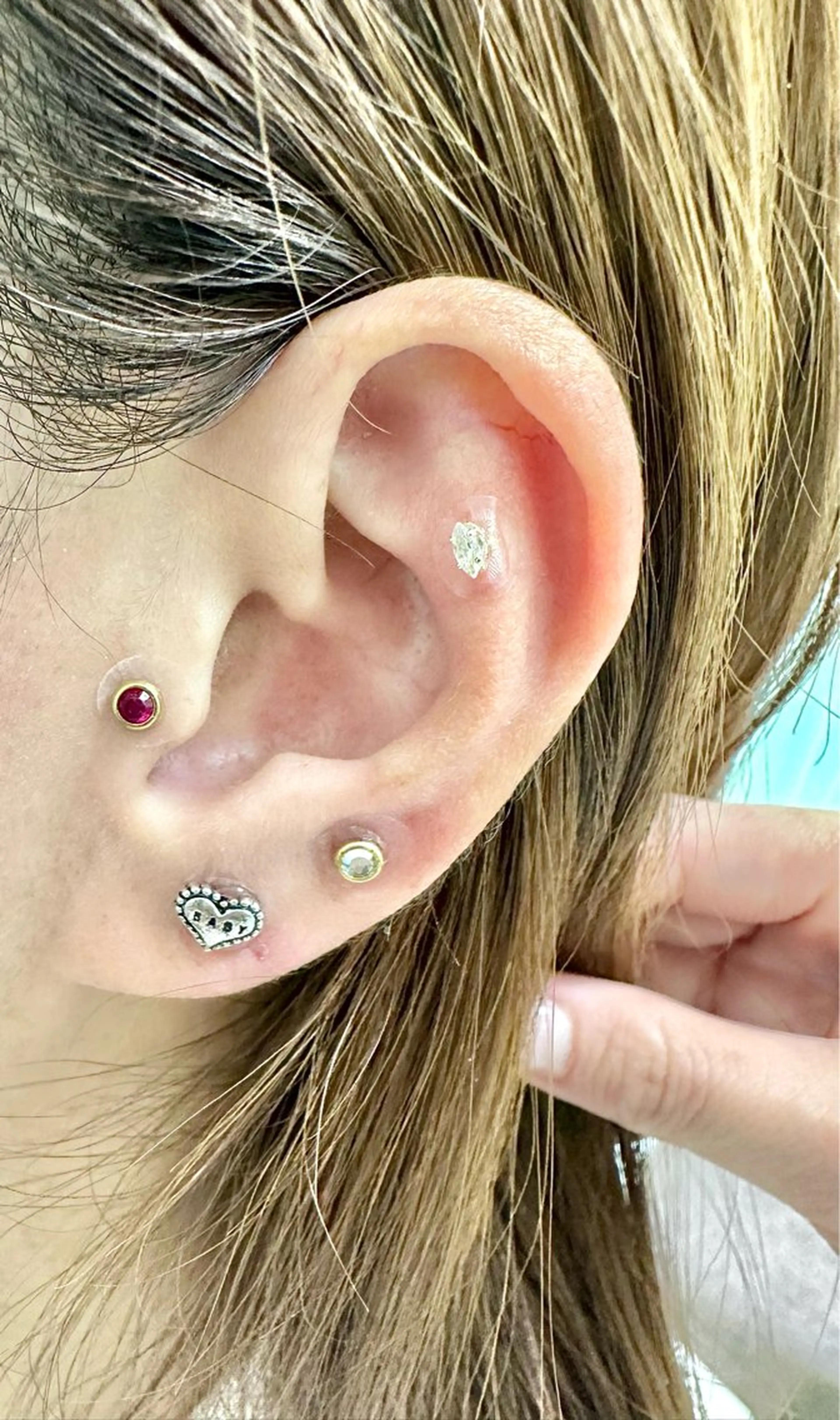 耳つぼジュエリー【小、中、大   4個】(大は1個まで)の写真