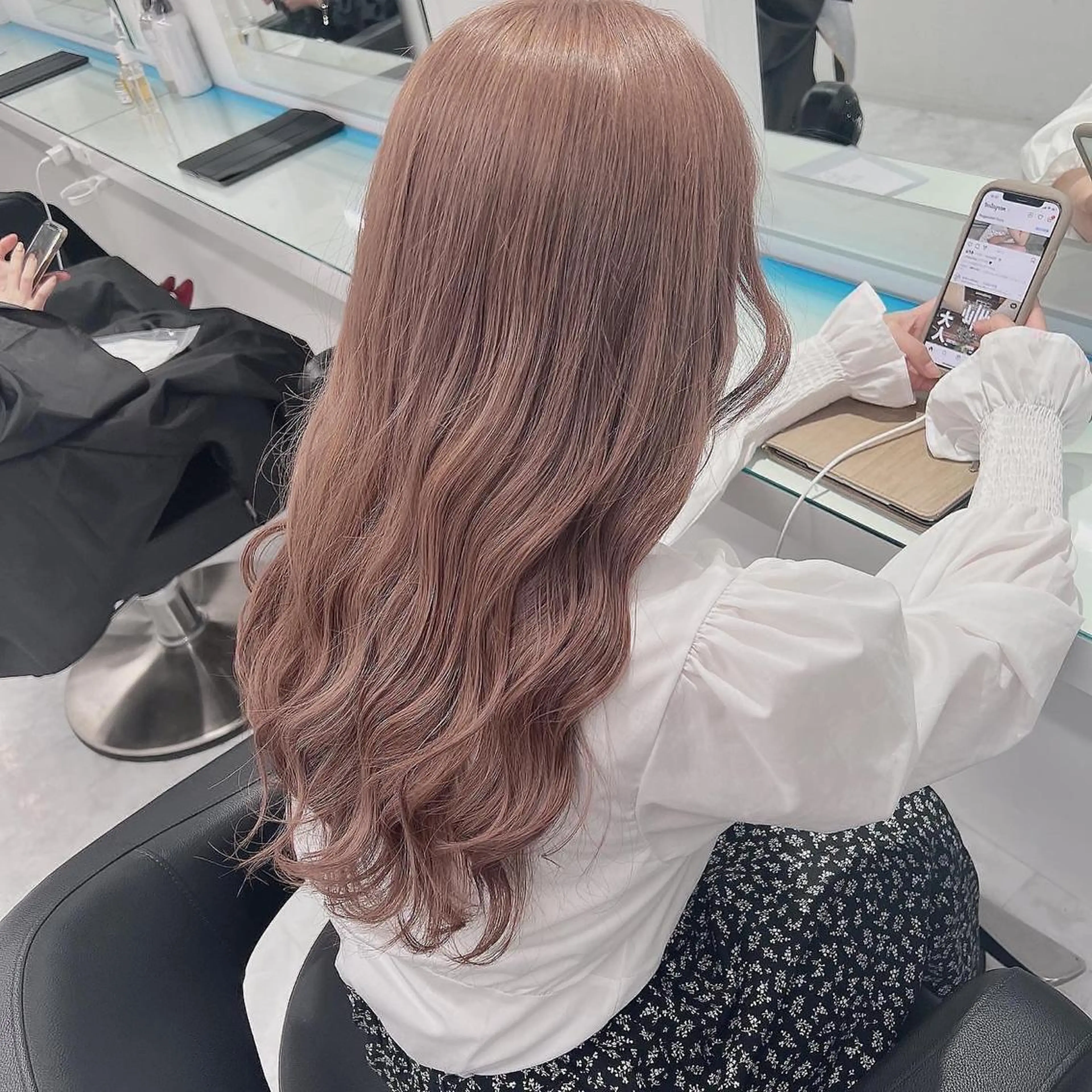 ロング カラー ヘアアレンジ マユクリア池袋東口店所属・マユクリア 池袋東口店の眉毛・アイブロウイメージ