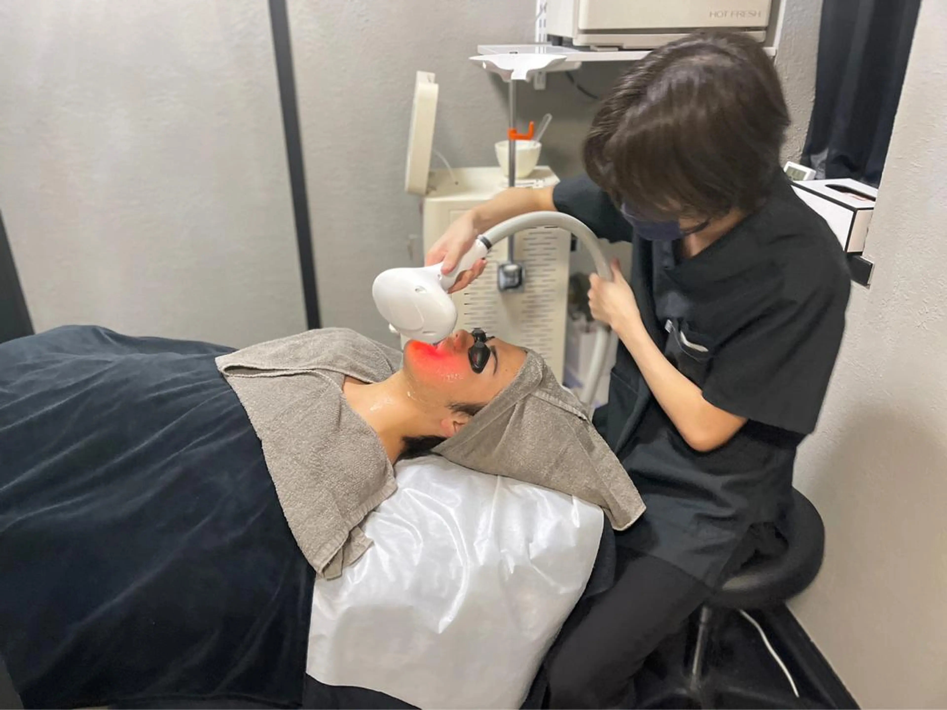 メンズフェイシャル アイブロウ・ルースのエステ・リラクイメージ